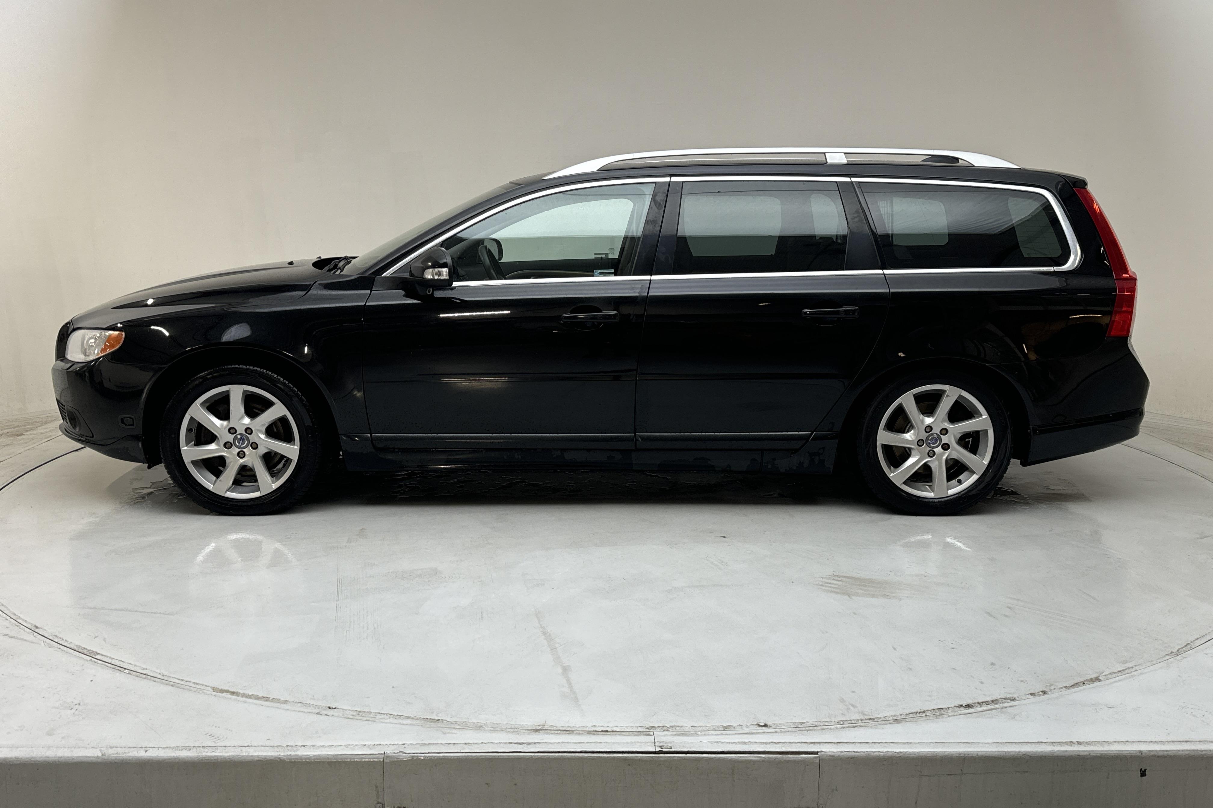 Volvo V70 II 2.5FT (231hk) - 25 248 mil - Automat - svart - 2011