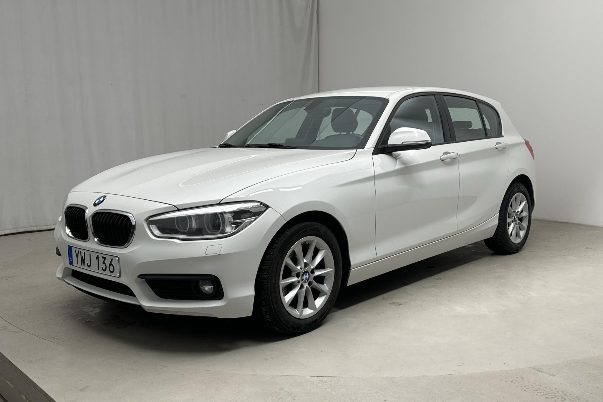 BMW 118i 5dr, F20 (136hk) - 21 356 mil - Manuell - vit - 2019