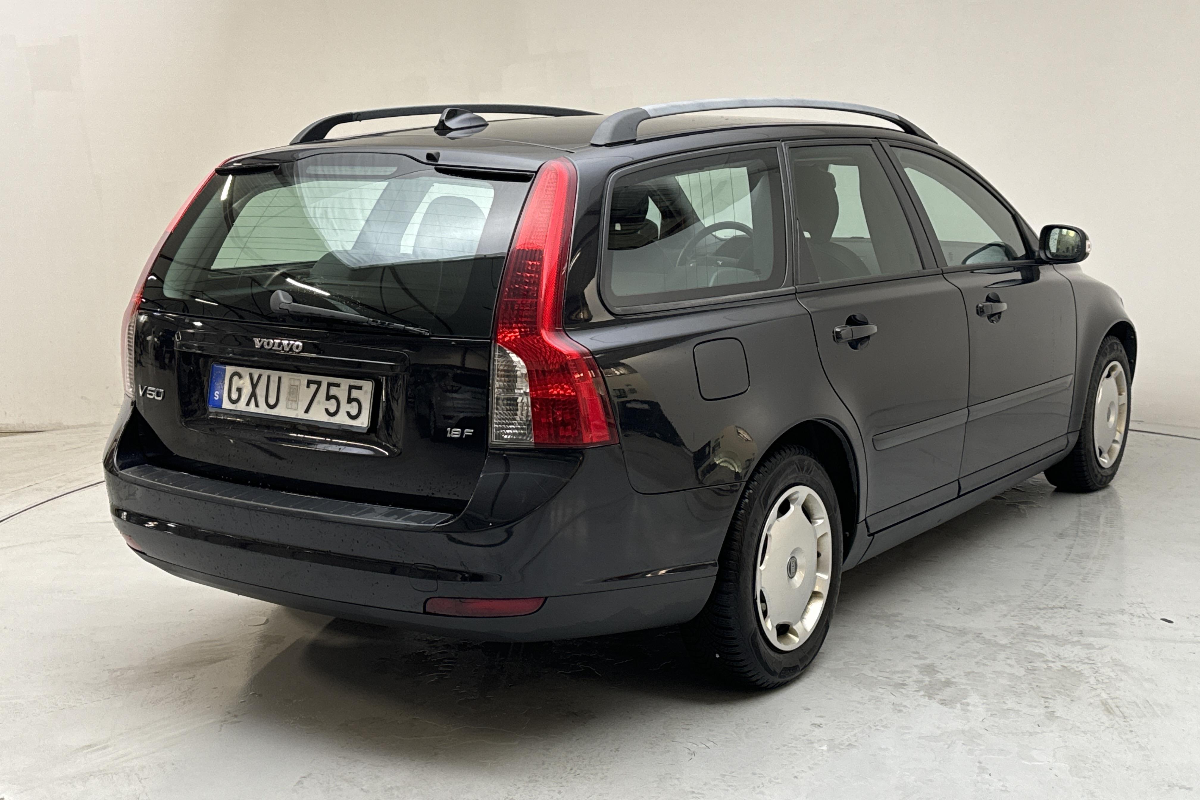 Volvo V50 1.8F (125hk) - 172 990 km - Manual - black - 2008