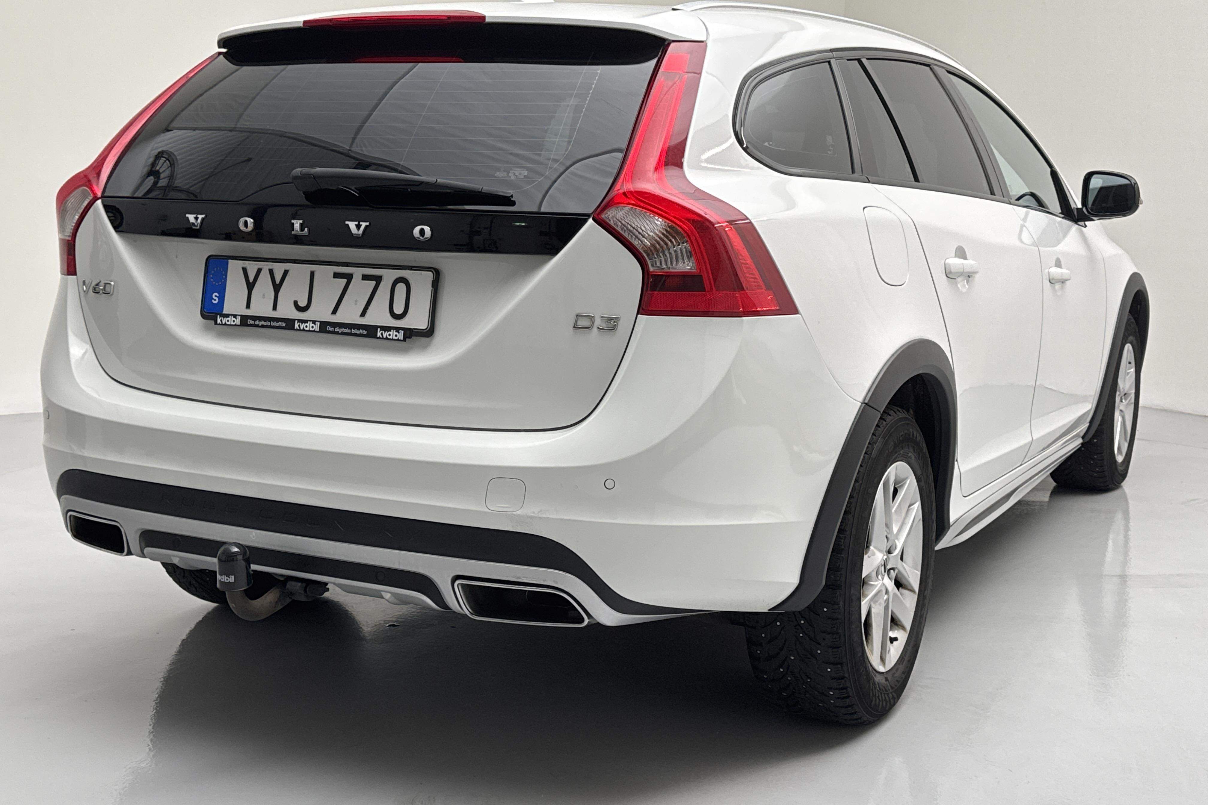 Volvo V60 D3 Cross Country (150hk) - 181 960 km - Automatic - white - 2018