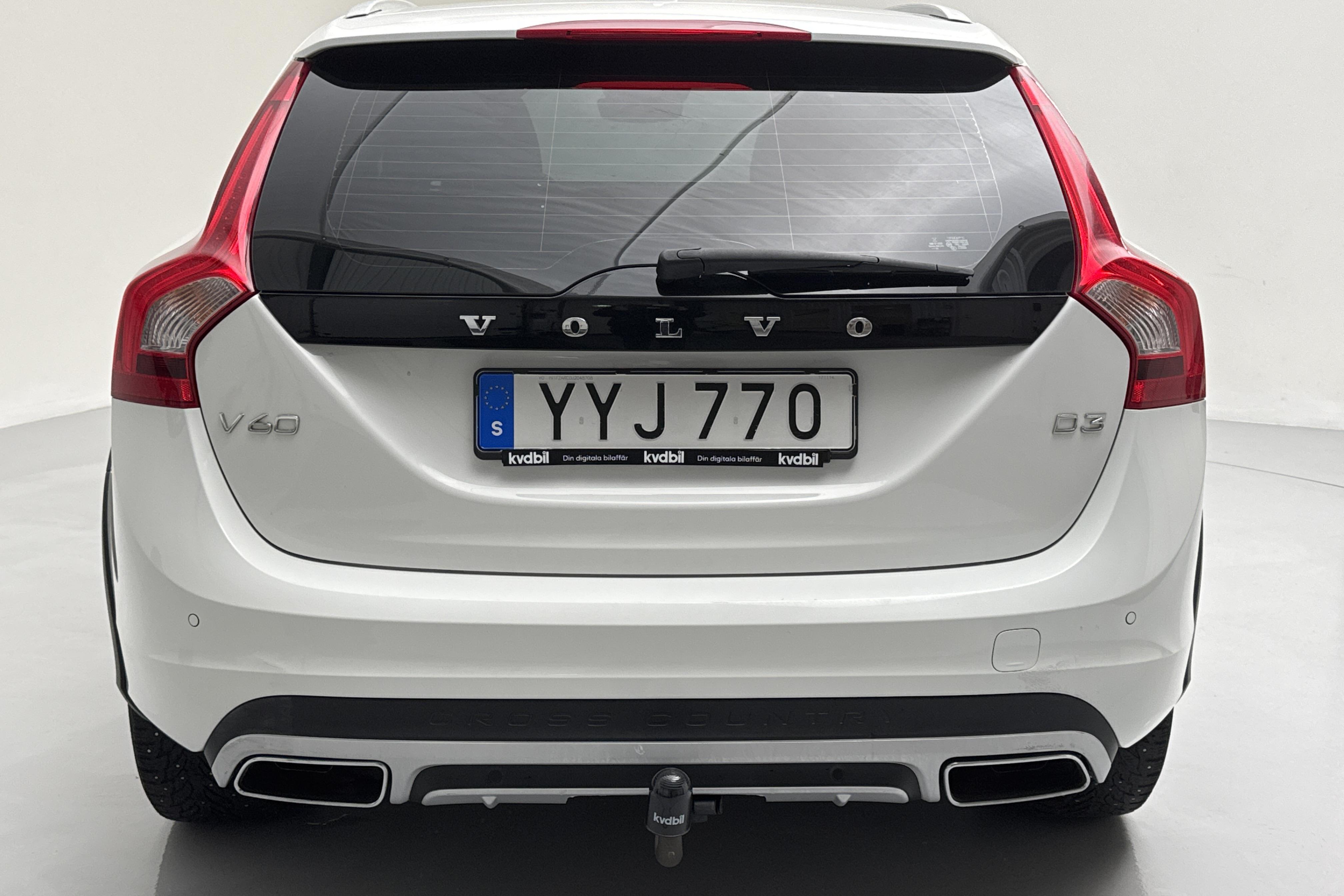 Volvo V60 D3 Cross Country (150hk) - 181 960 km - Automatic - white - 2018