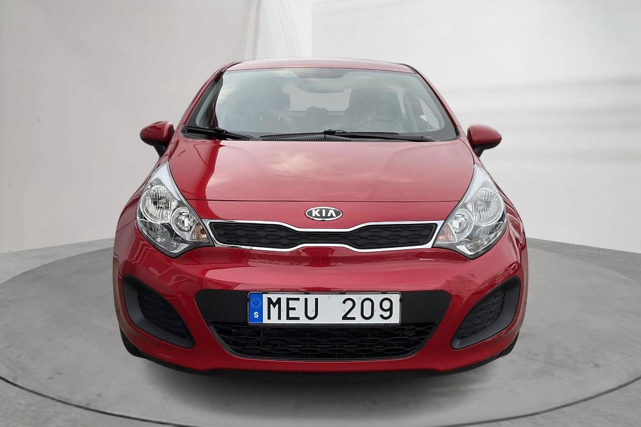 KIA Rio 1.2 (85hk) - 29 800 km - Manualna - czerwony - 2012