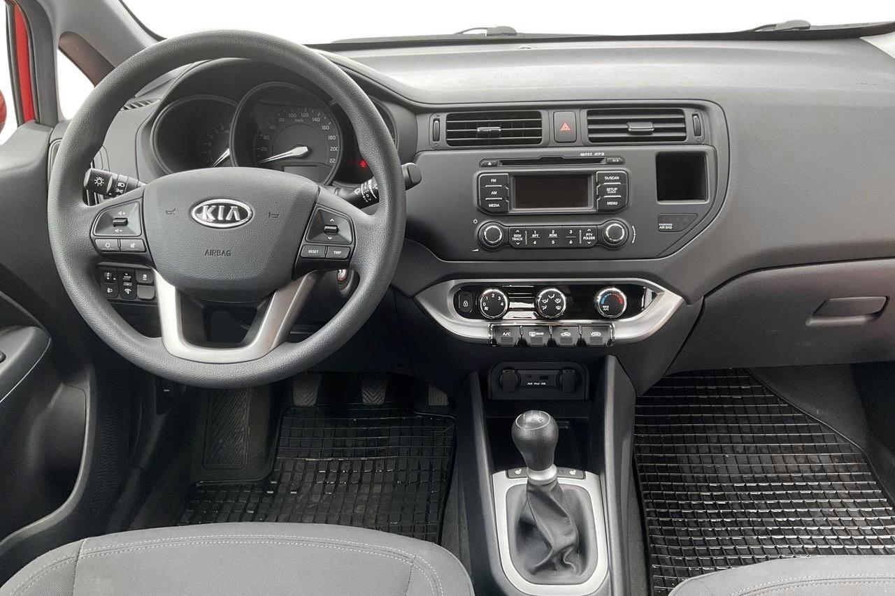 KIA Rio 1.2 (85hk) - 29 800 km - Manuaalinen - punainen - 2012