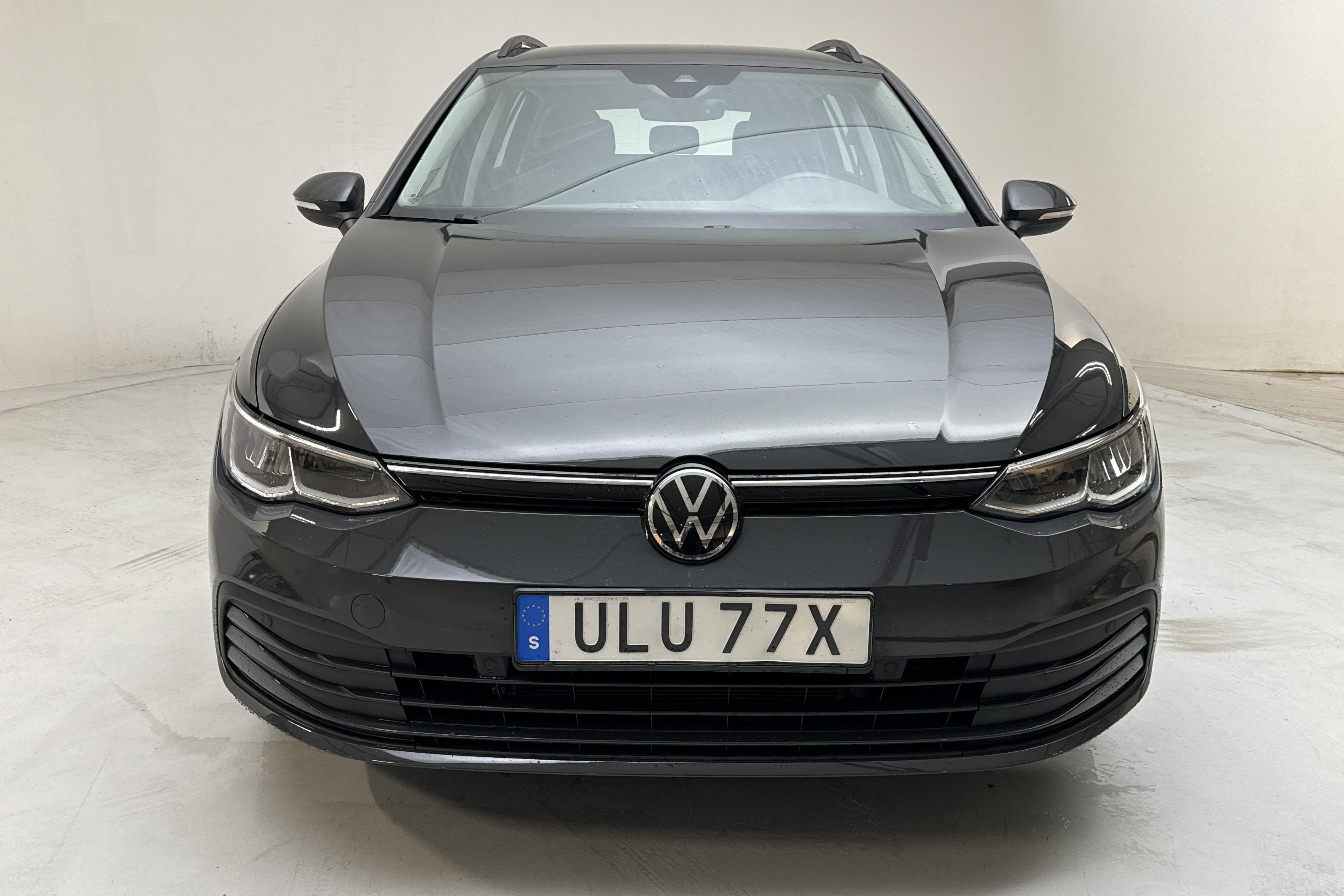 VW Golf VIII 1.5 eTSI Sportscombi (130hk) - 29 560 km - Automatyczna - szary - 2022