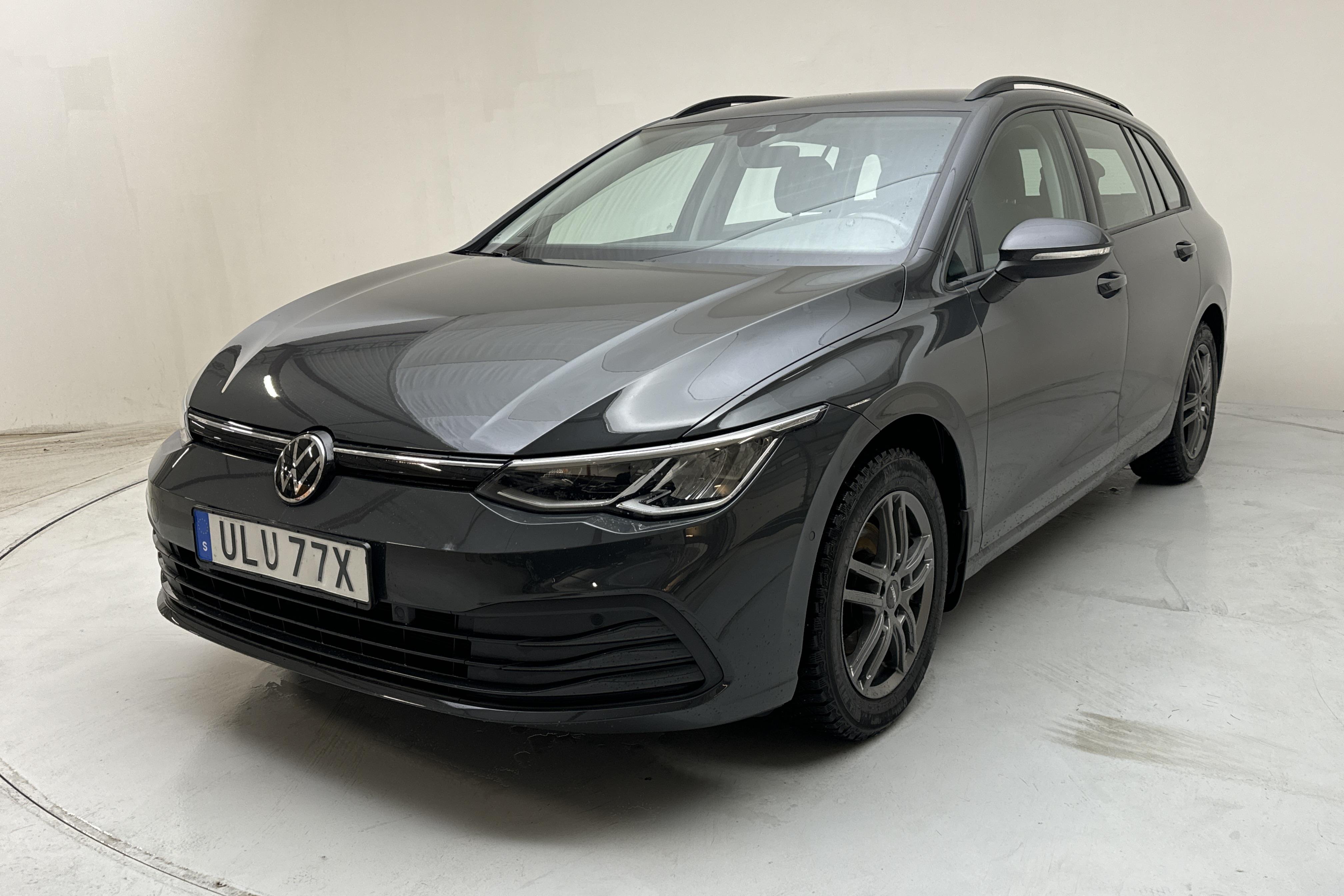 VW Golf VIII 1.5 eTSI Sportscombi (130hk) - 29 560 km - Automatyczna - szary - 2022