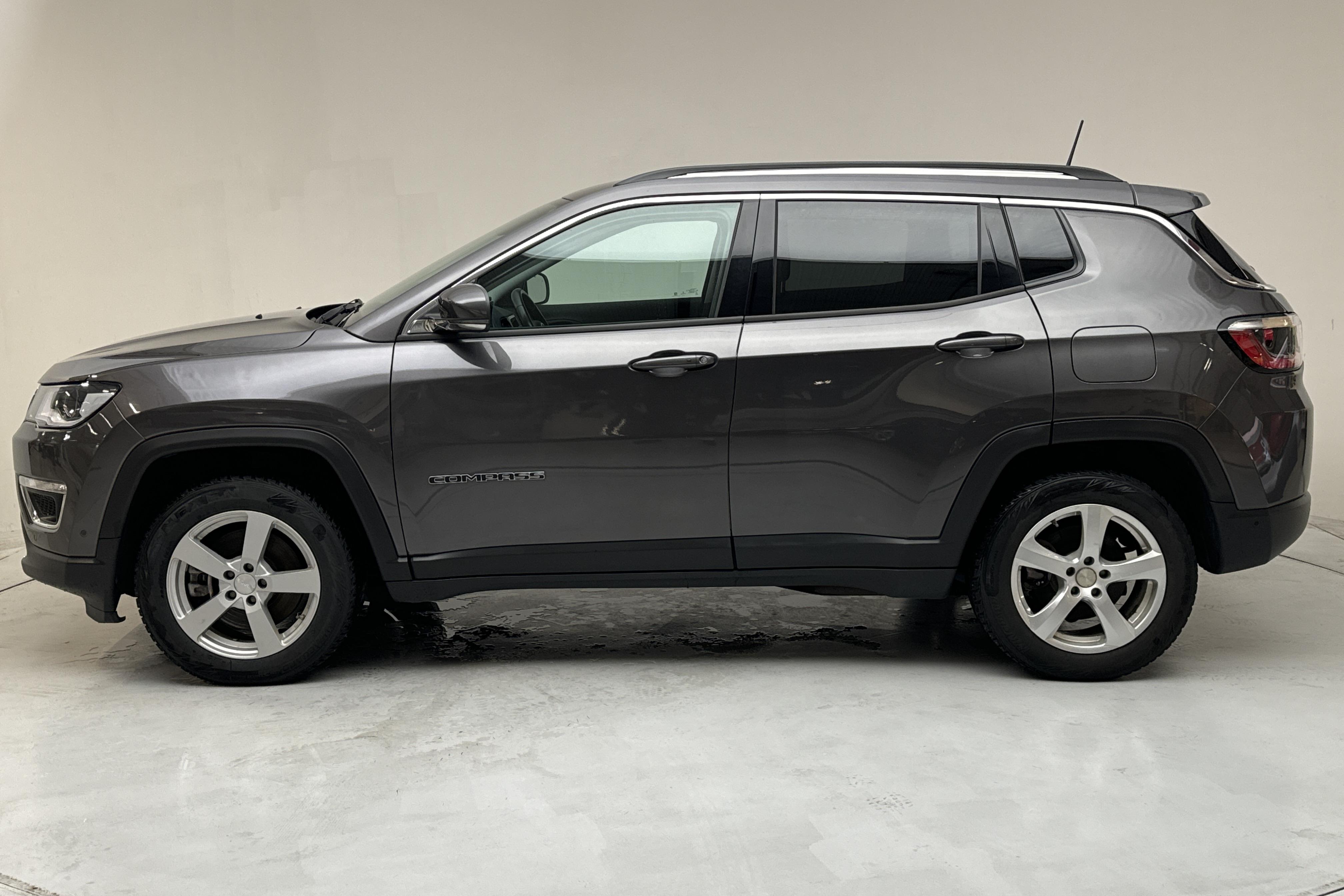 Jeep Compass 1.3 PHEV 4WD (190hk) - 83 700 km - Automaattinen - harmaa - 2020