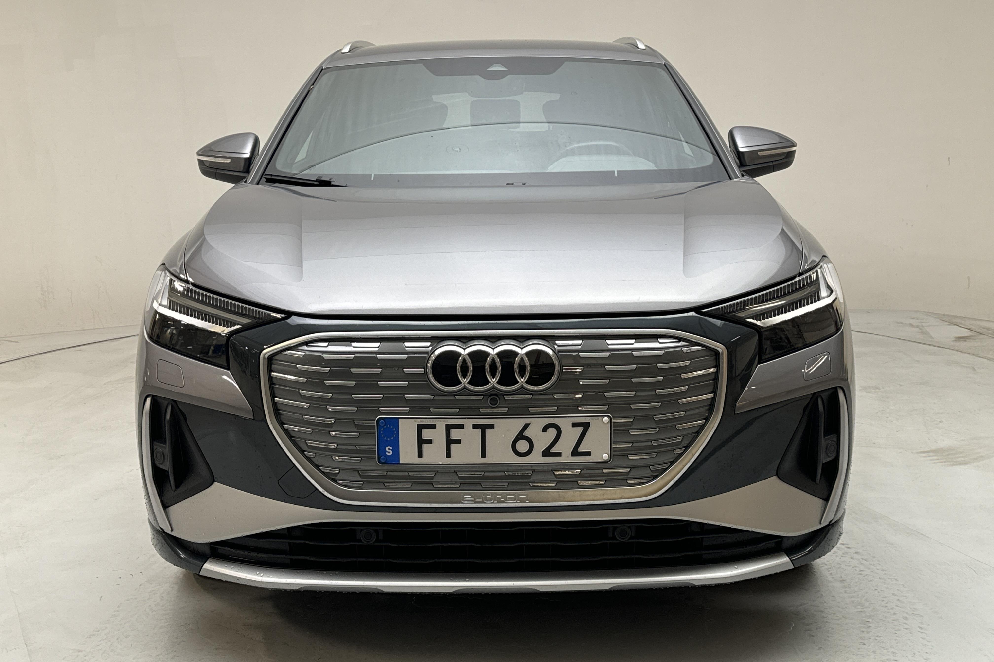 Audi Q4 50 e-tron quattro 77 kWh (299hk) - 6 505 mil - Automat - grå - 2023