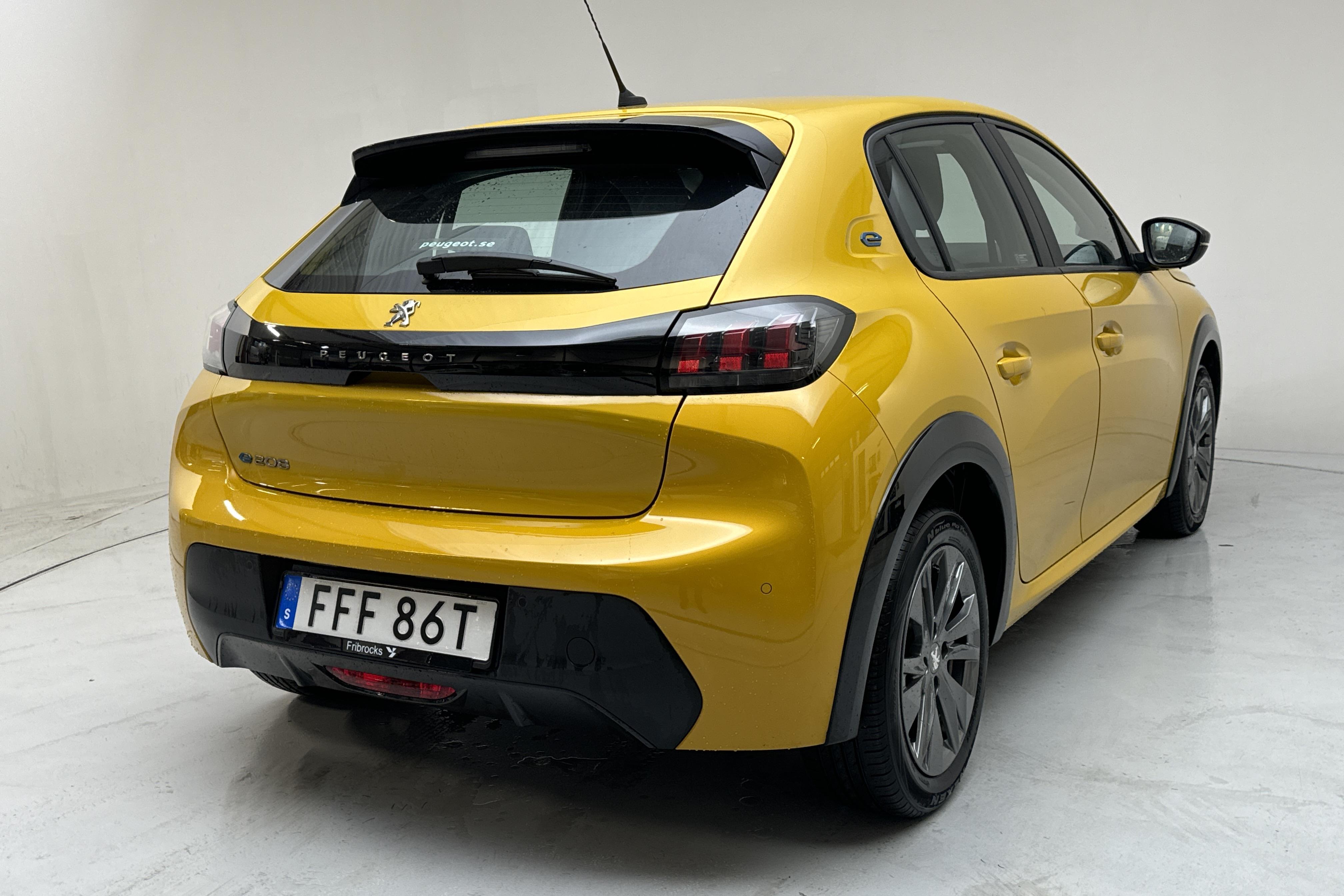 Peugeot e-208 50 kWh 5dr (136hk) - 29 350 km - Automatic - yellow - 2022