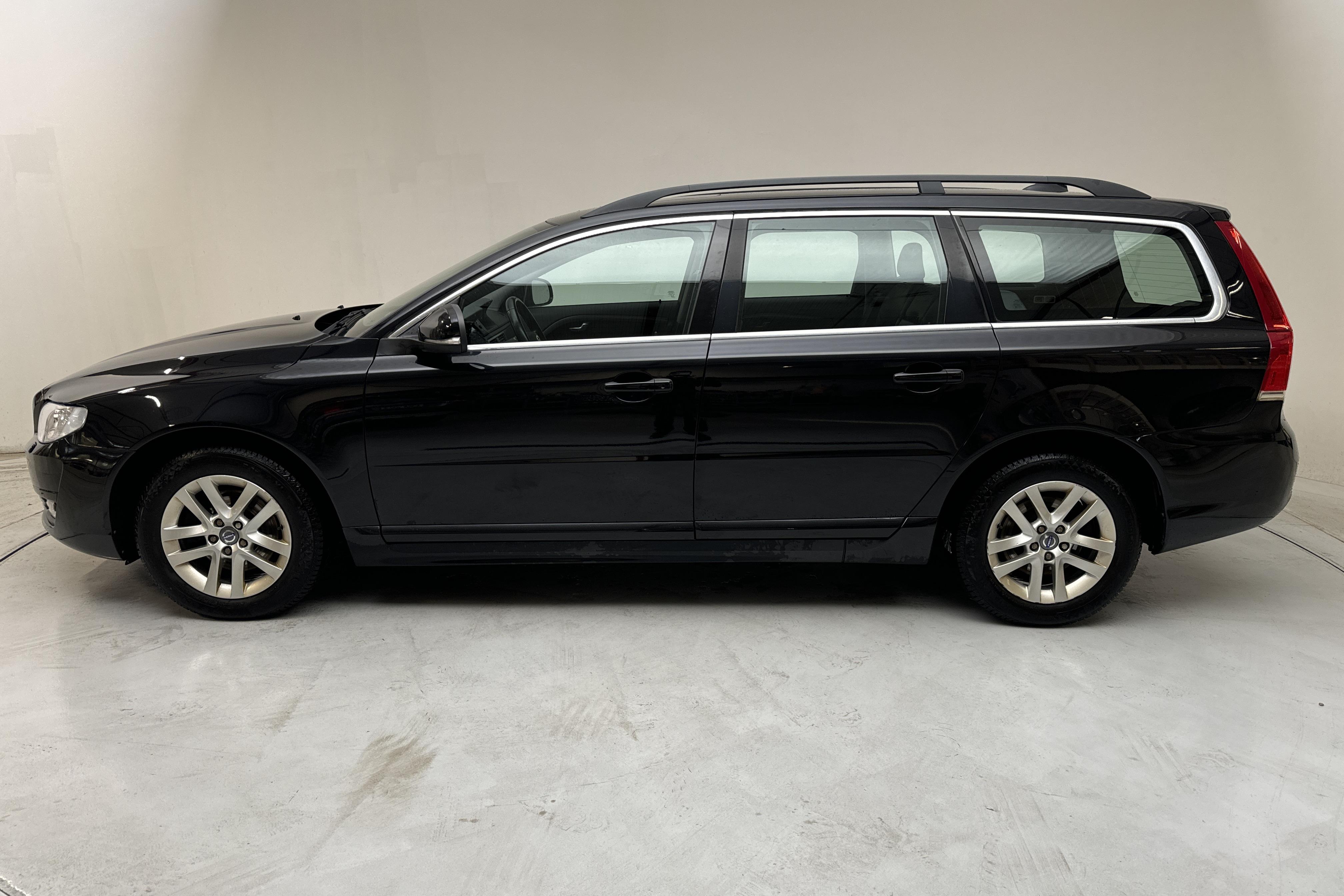 Volvo V70 II D4 (181hk) - 116 690 km - Automatyczna - czarny - 2015