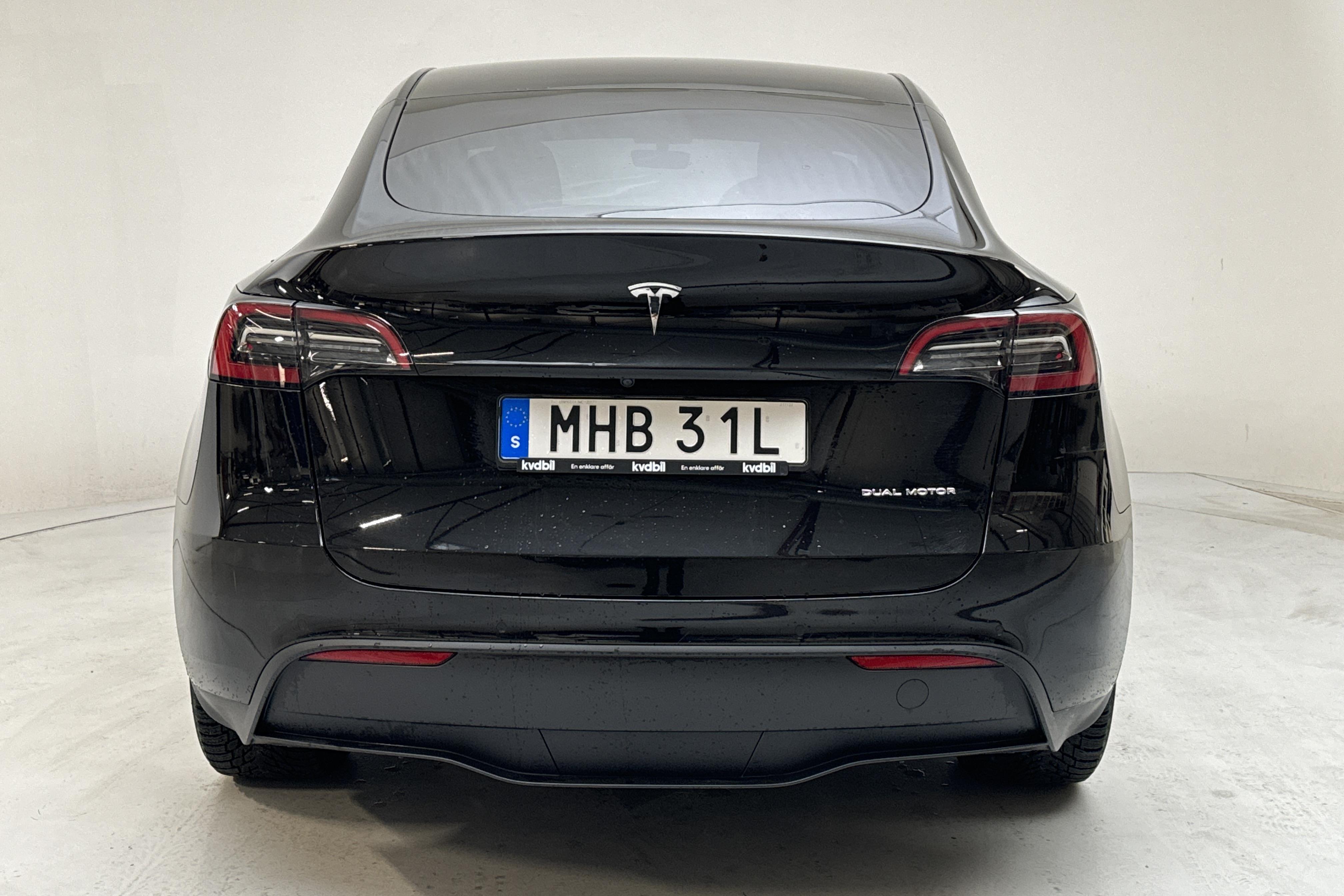 Tesla Model Y Long Range Dual Motor AWD - 5 134 mil - Automat - svart - 2021