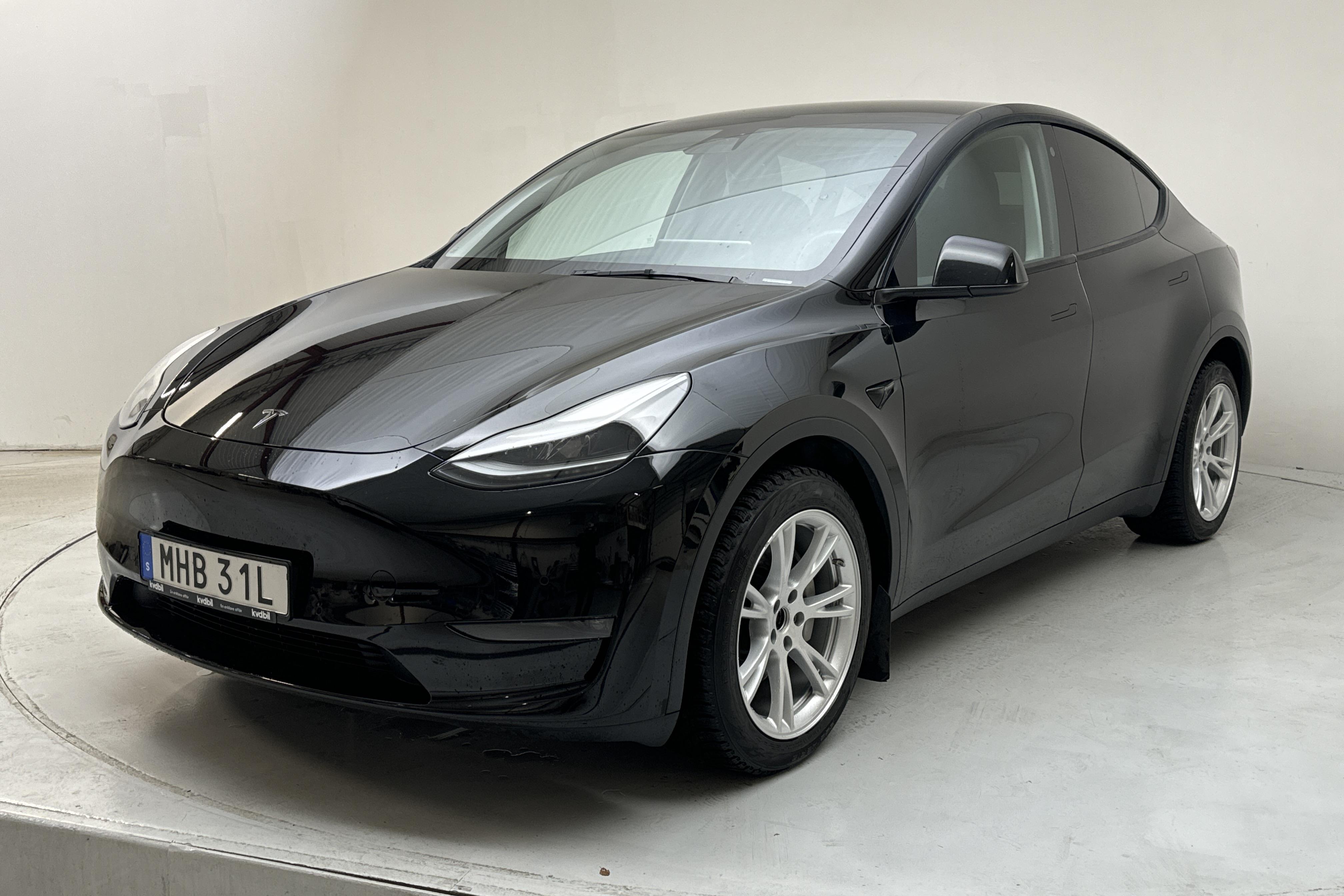 Tesla Model Y Long Range Dual Motor AWD - 5 134 mil - Automat - svart - 2021