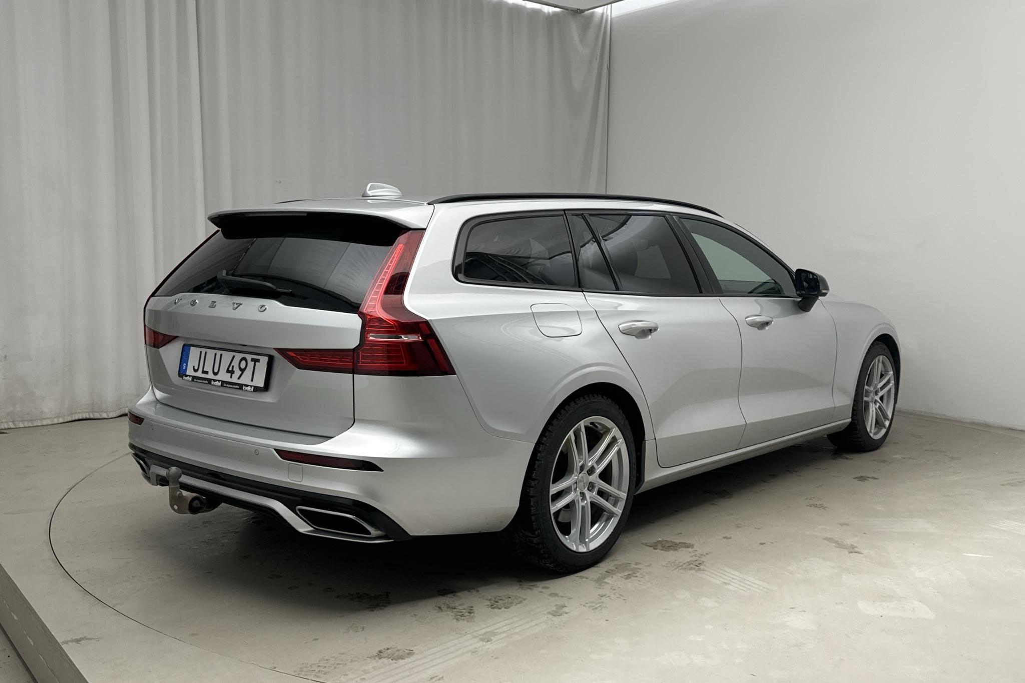 Volvo V60 T6 AWD Twin Engine (340hk) - 116 100 km - Automaattinen - hopea - 2022