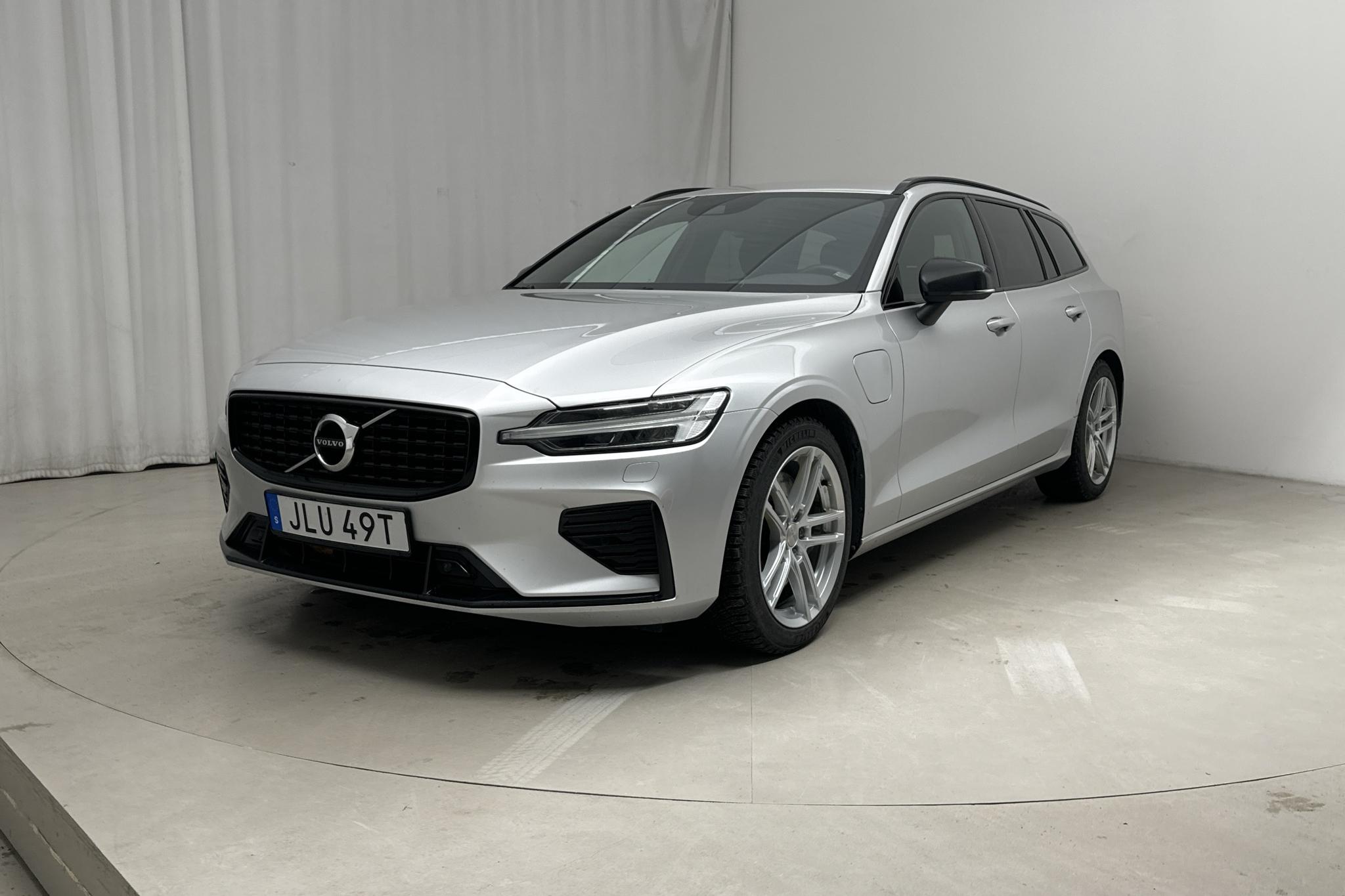 Volvo V60 T6 AWD Twin Engine (340hk) - 116 100 km - Automaattinen - hopea - 2022