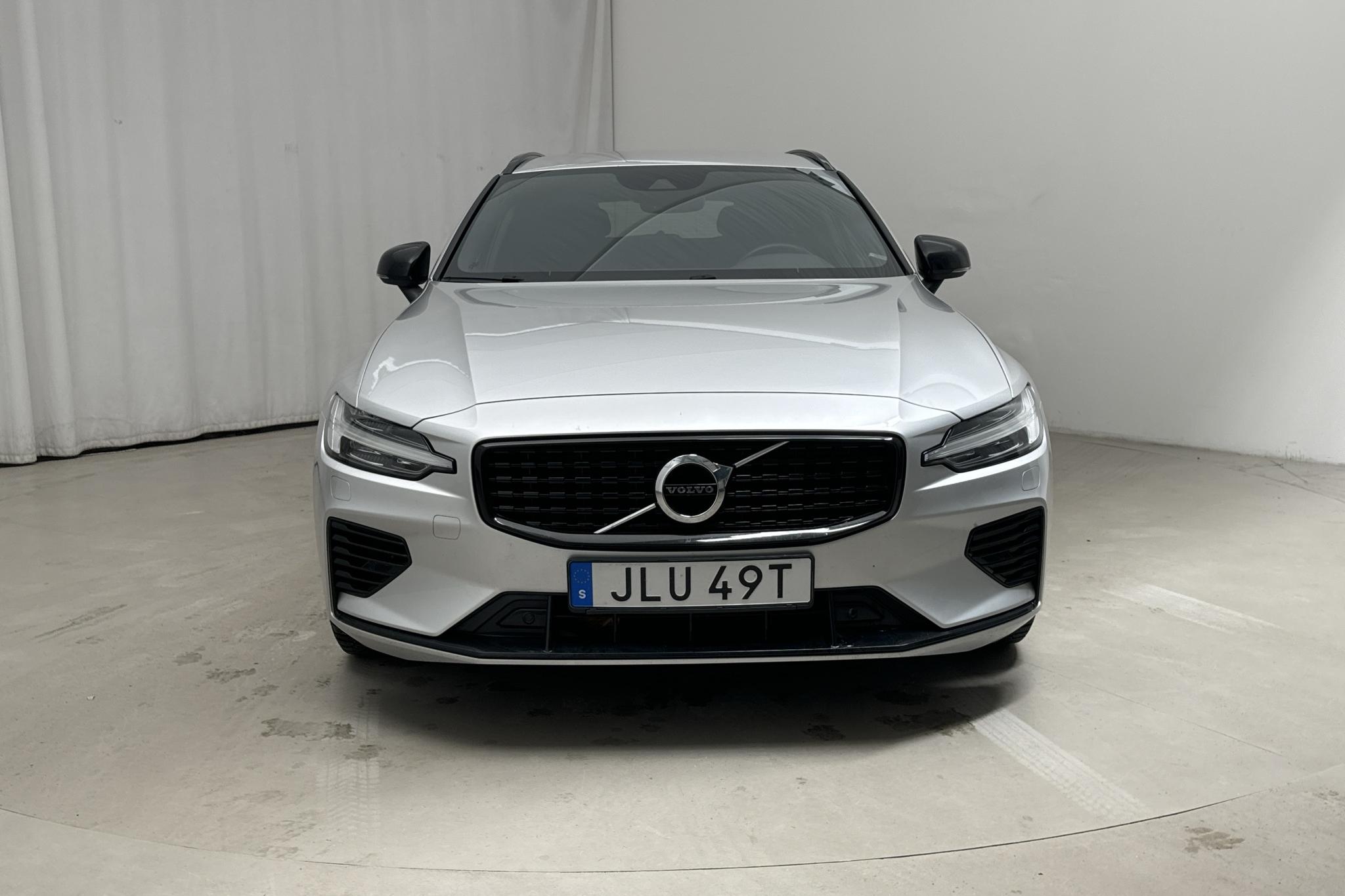 Volvo V60 T6 AWD Twin Engine (340hk) - 116 100 km - Automaattinen - hopea - 2022