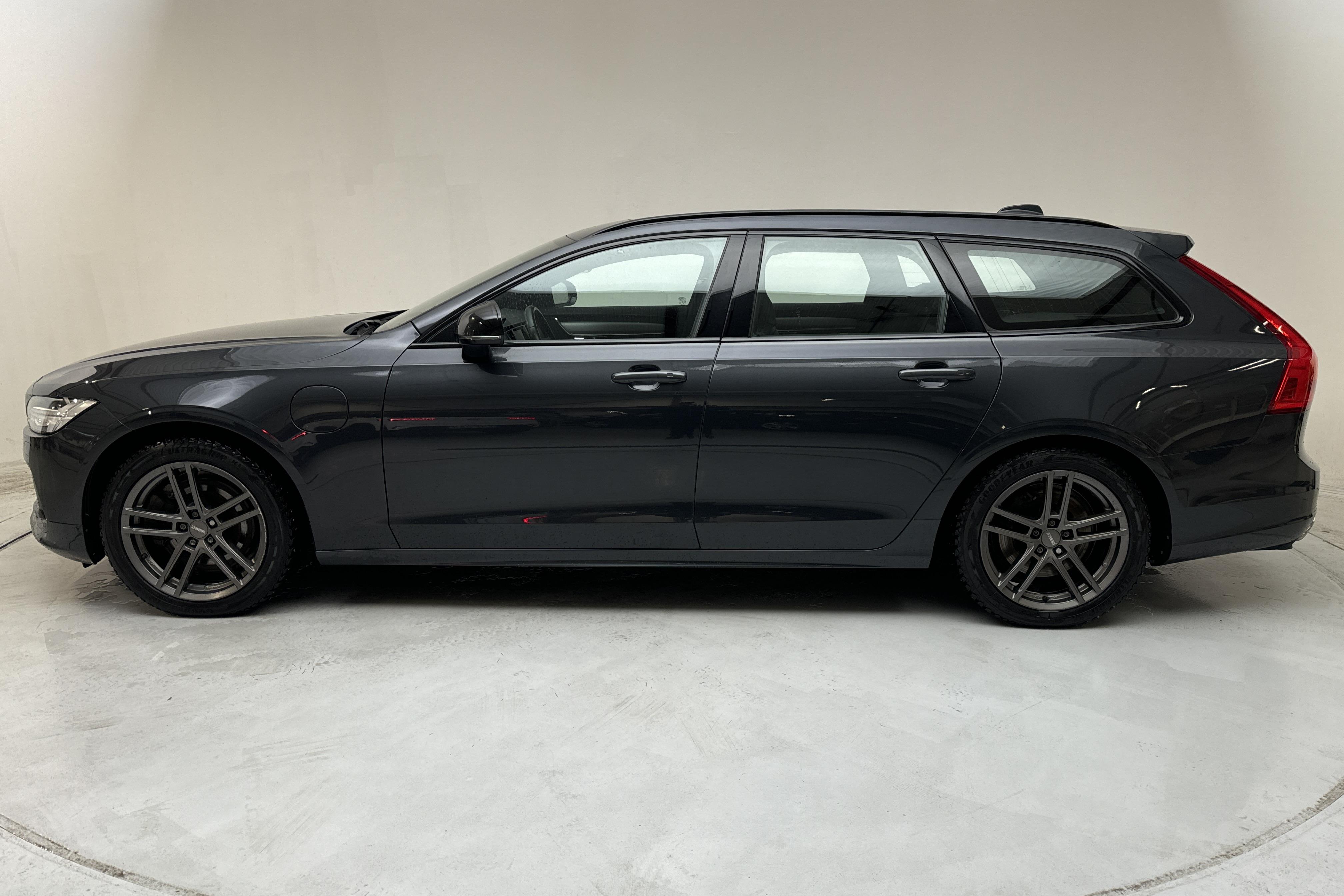 Volvo V90 T8 AWD Twin Engine (390hk) - 117 980 km - Automaattinen - harmaa - 2020