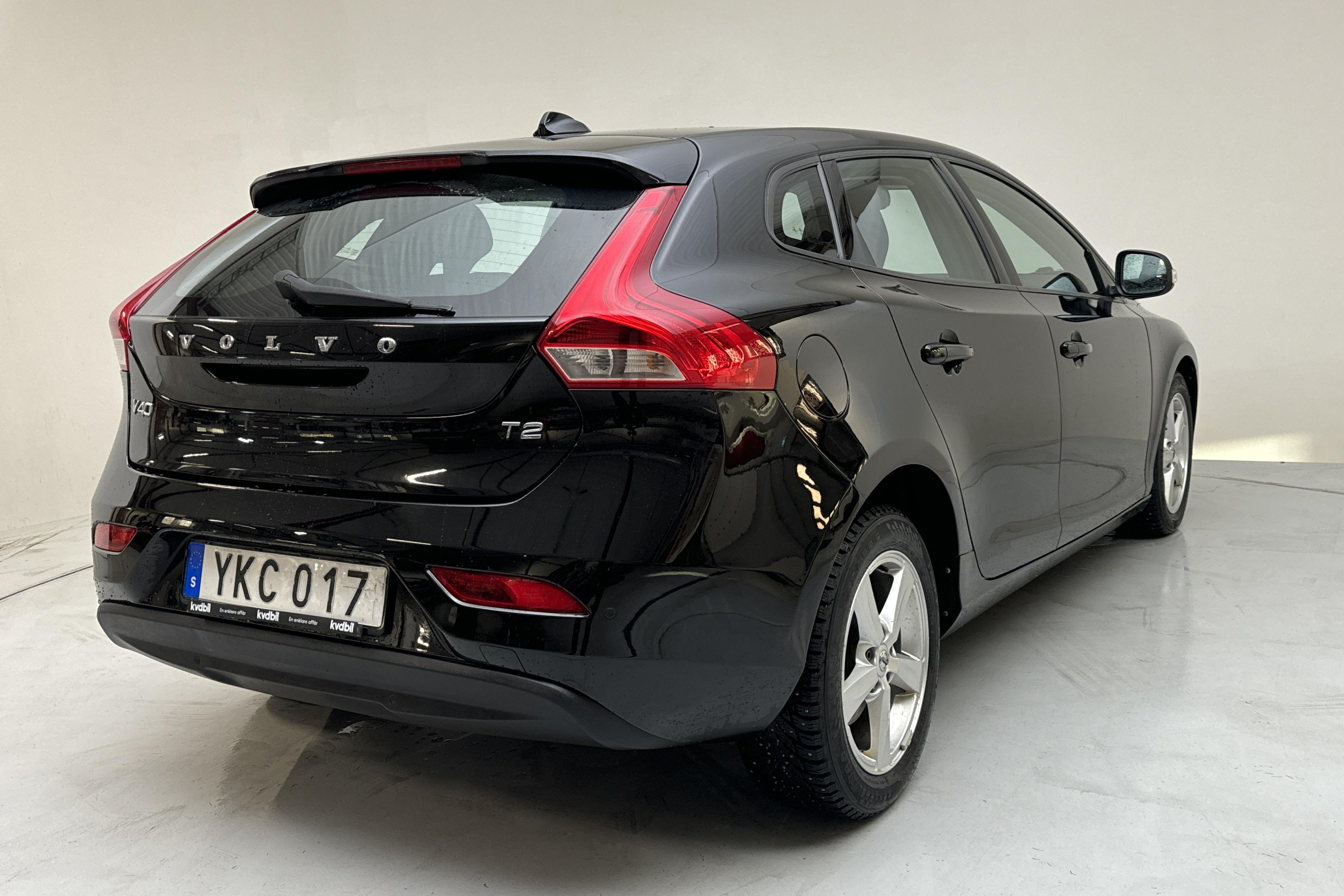 Volvo V40 T2 (122hk) - 150 730 km - Automaattinen - musta - 2017