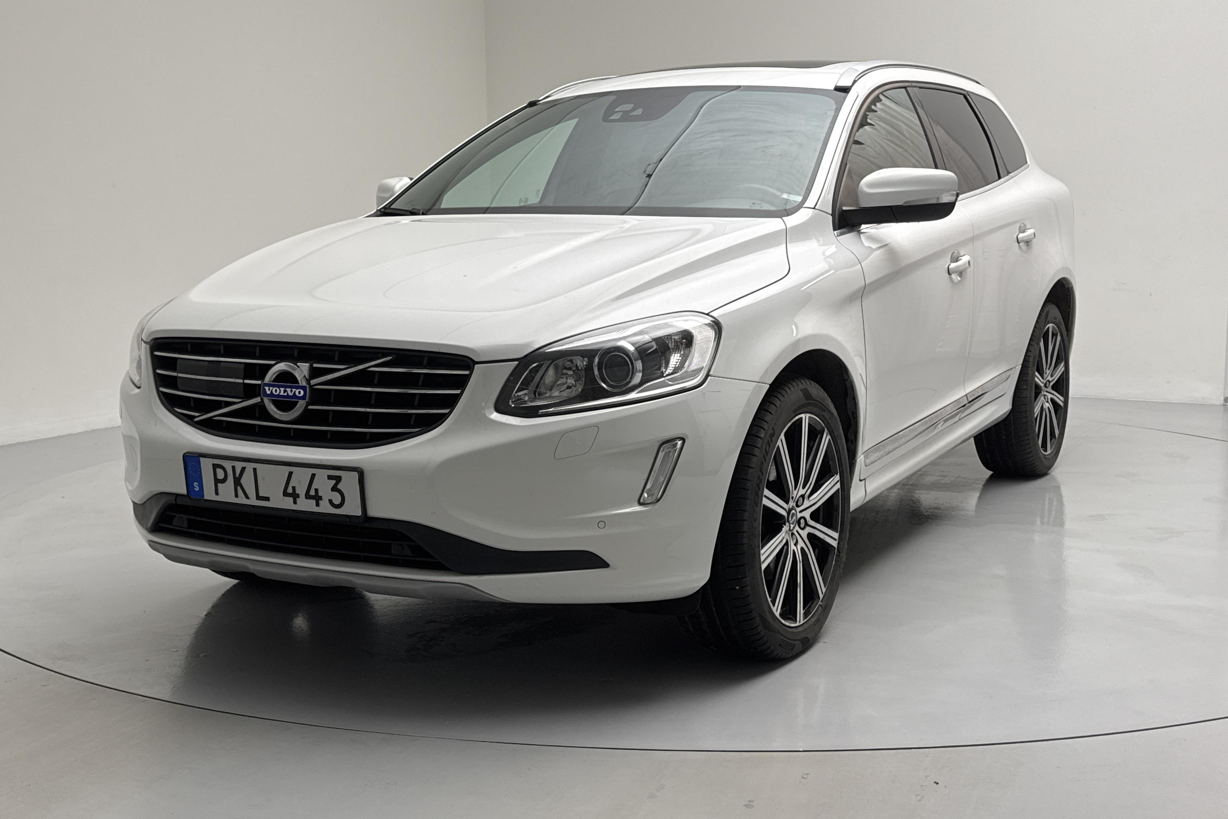 Volvo XC60 D4 AWD (190hk) - 140 760 km - Automatic - white - 2017