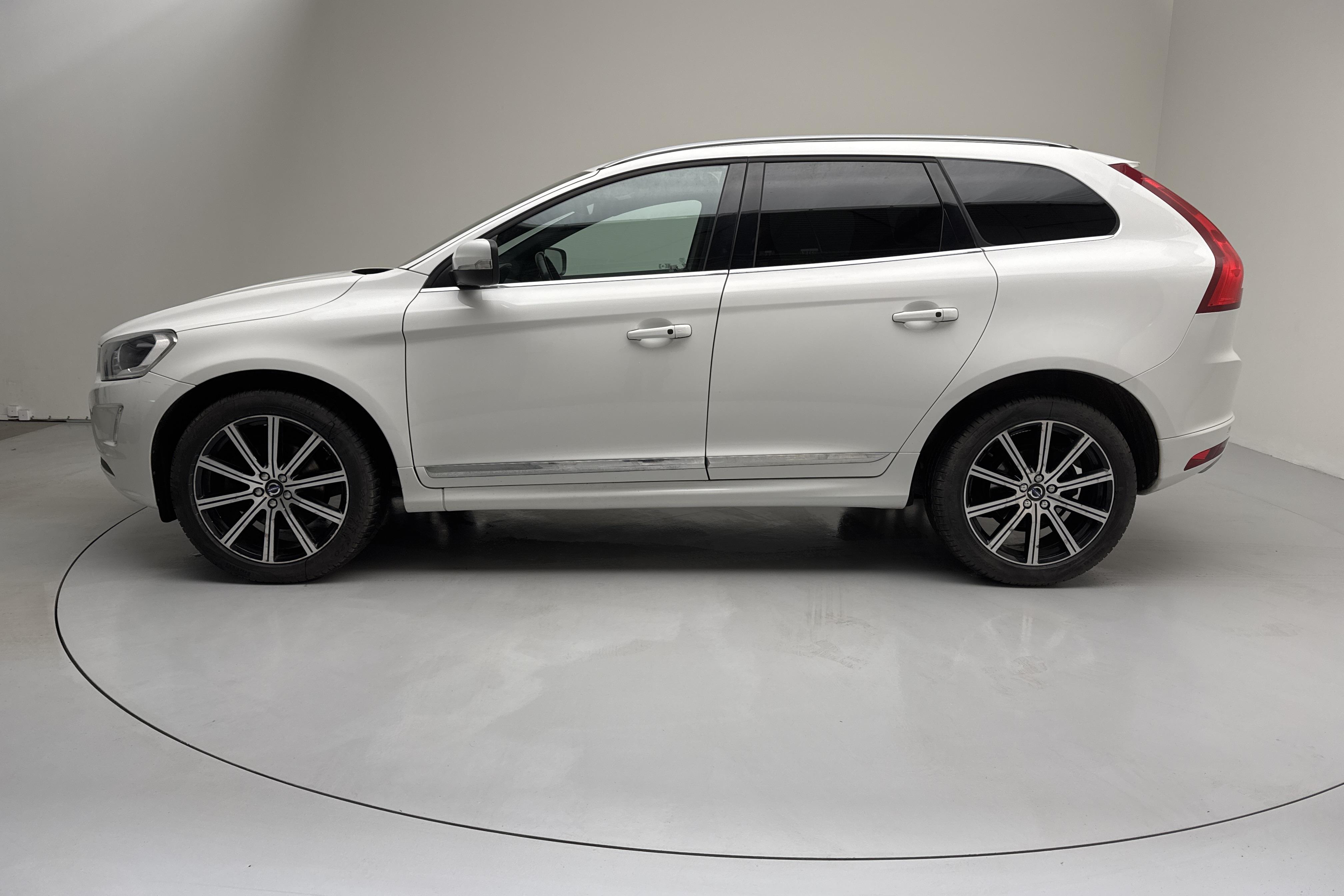 Volvo XC60 D4 AWD (190hk) - 140 760 km - Automatic - white - 2017