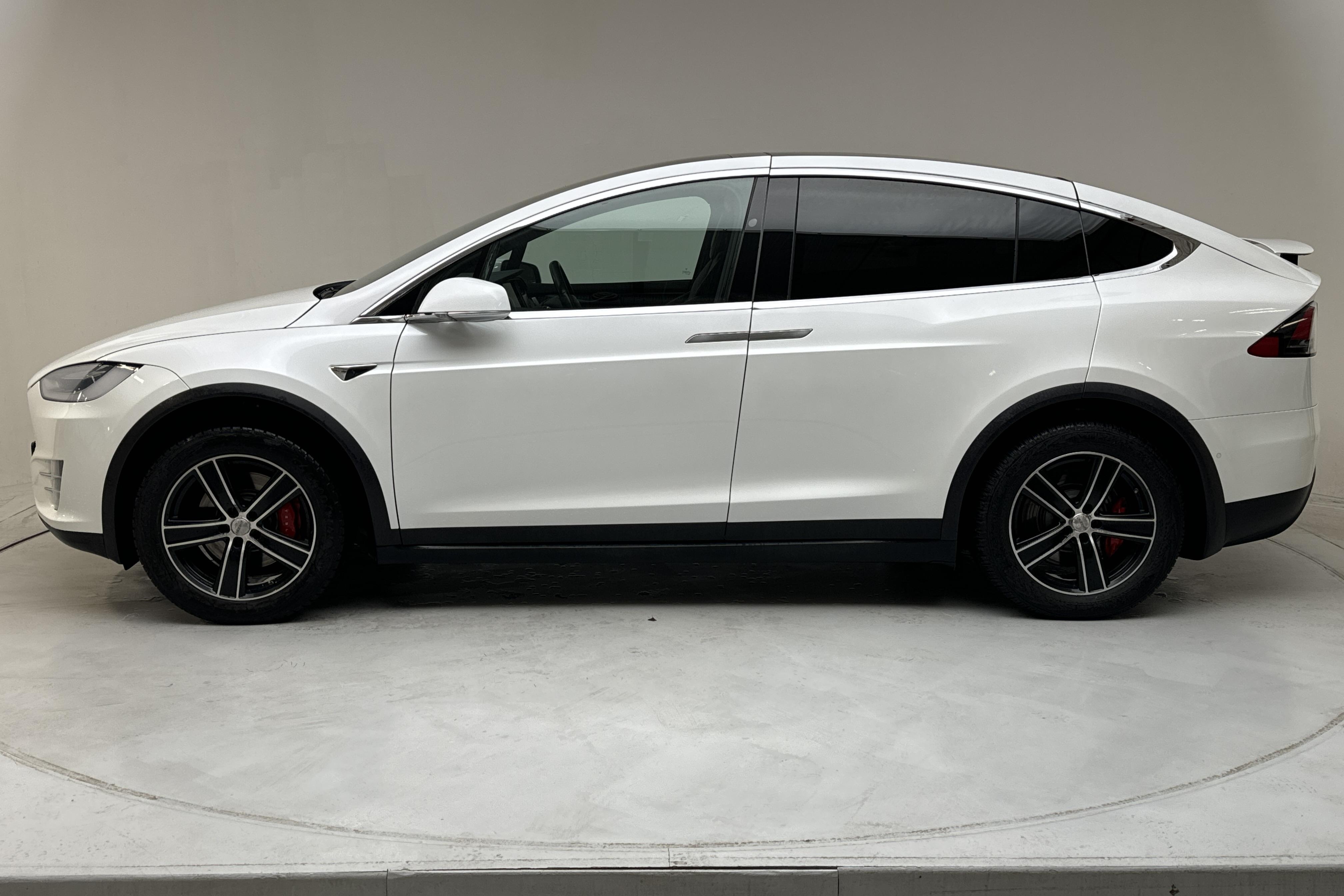 Tesla Model X Dual Motor Performance AWD - 17 441 mil - Automat - vit - 2019