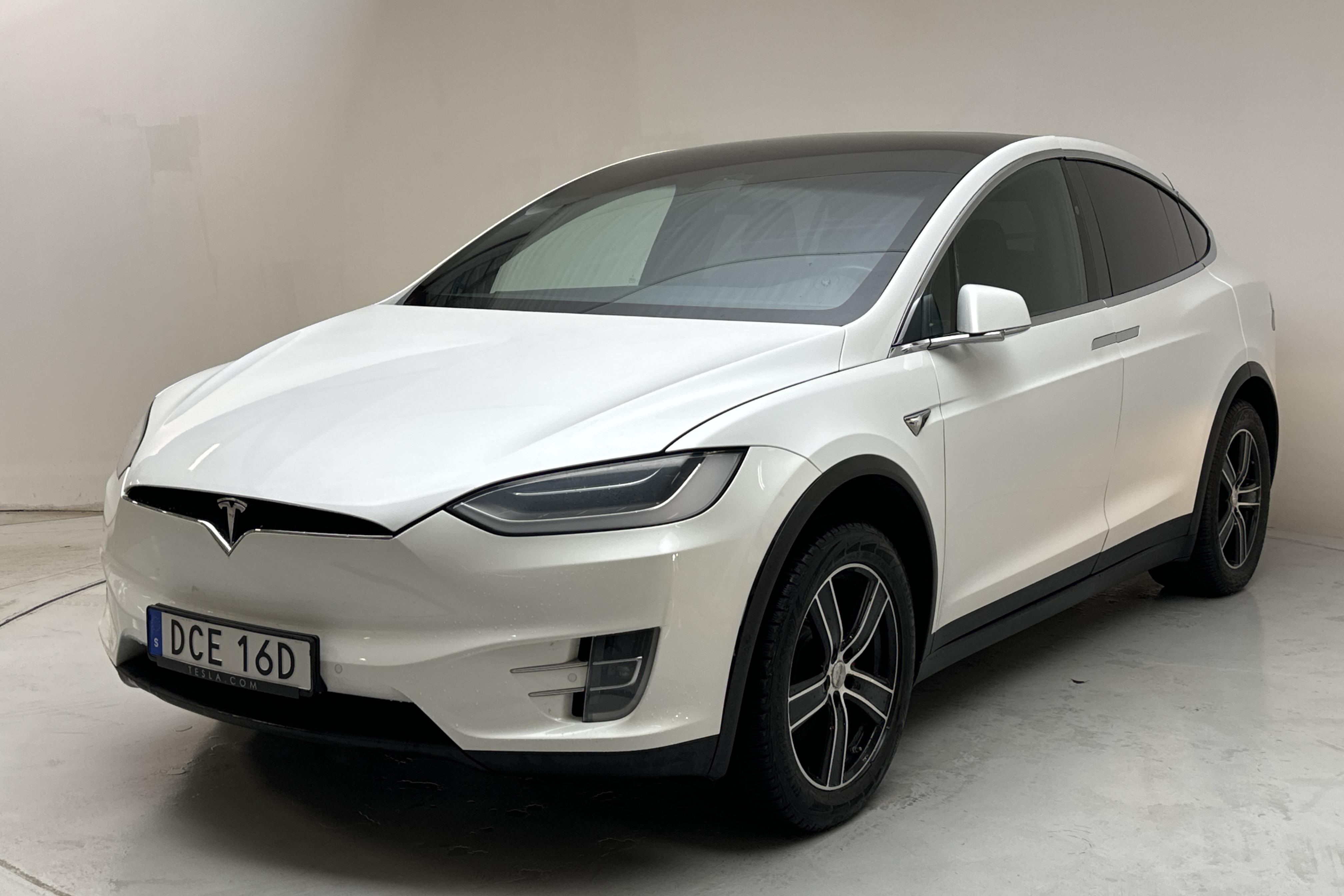 Tesla Model X Dual Motor Performance AWD - 17 441 mil - Automat - vit - 2019