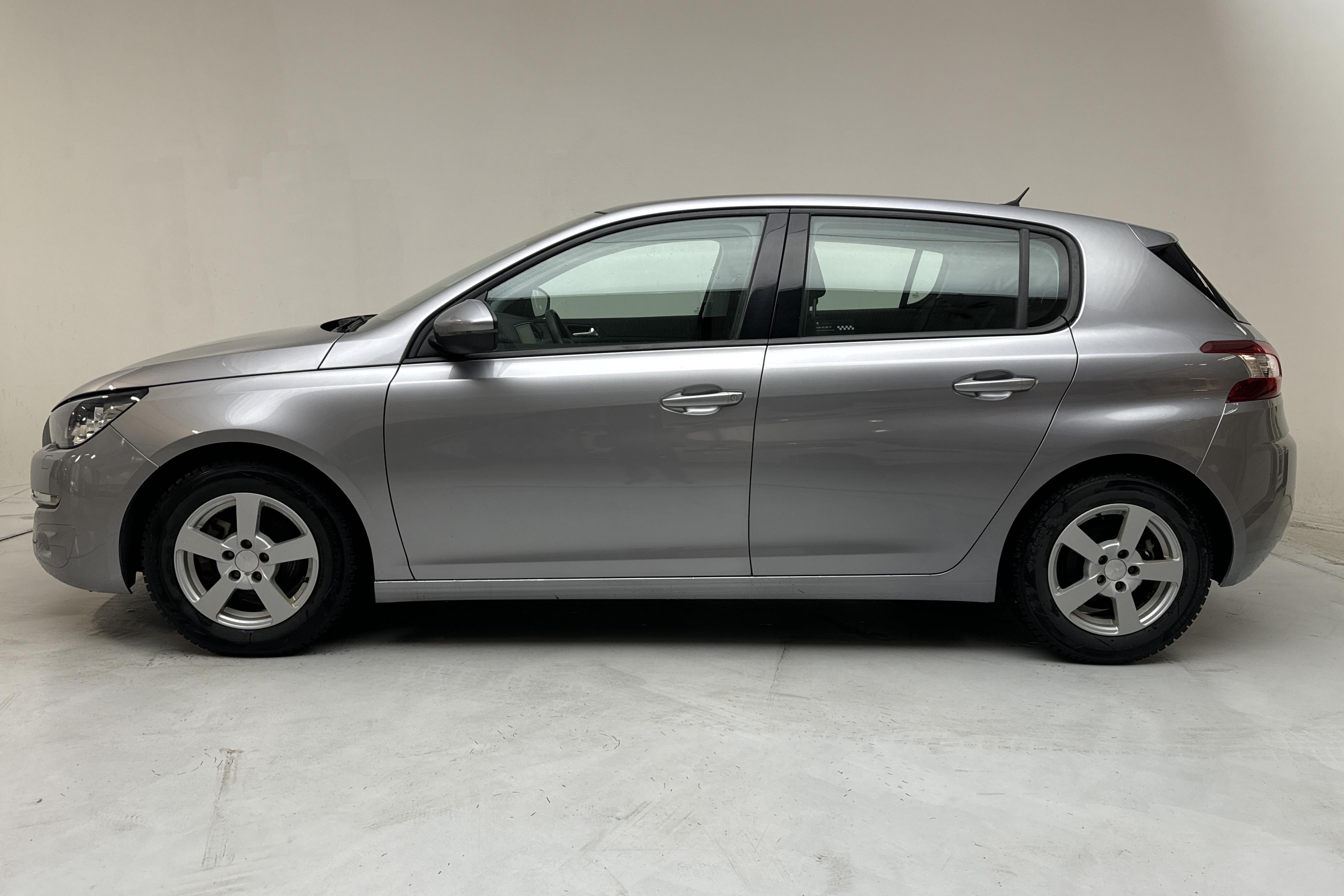 Peugeot 308 1.6 Turbo (125hk) - 108 310 km - Manualna - szary - 2014