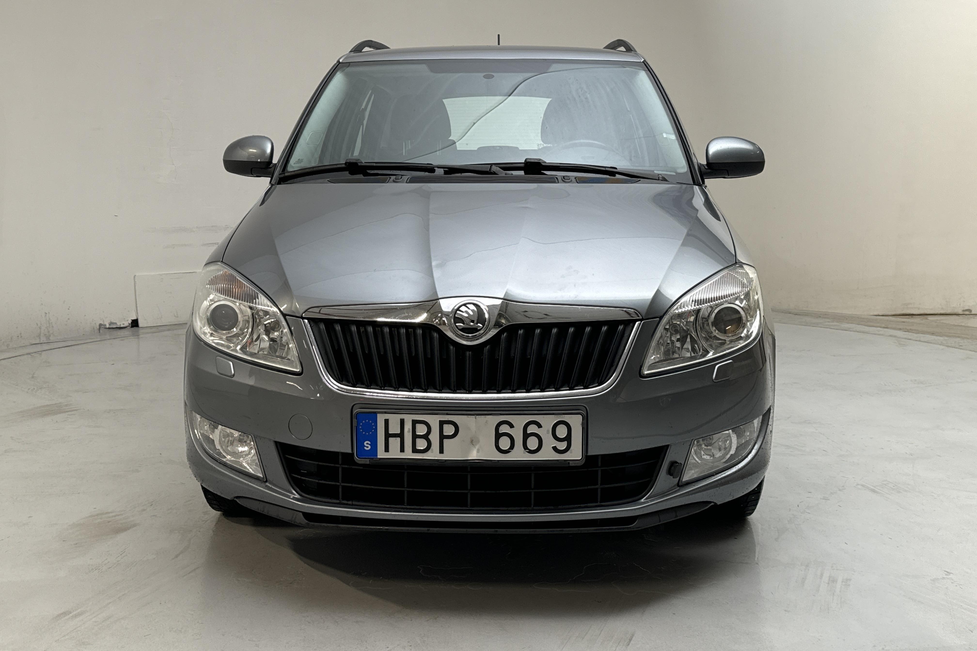 Skoda Fabia 1.2 TSI Combi (86hk) - 163 270 km - Manuaalinen - hopea - 2013