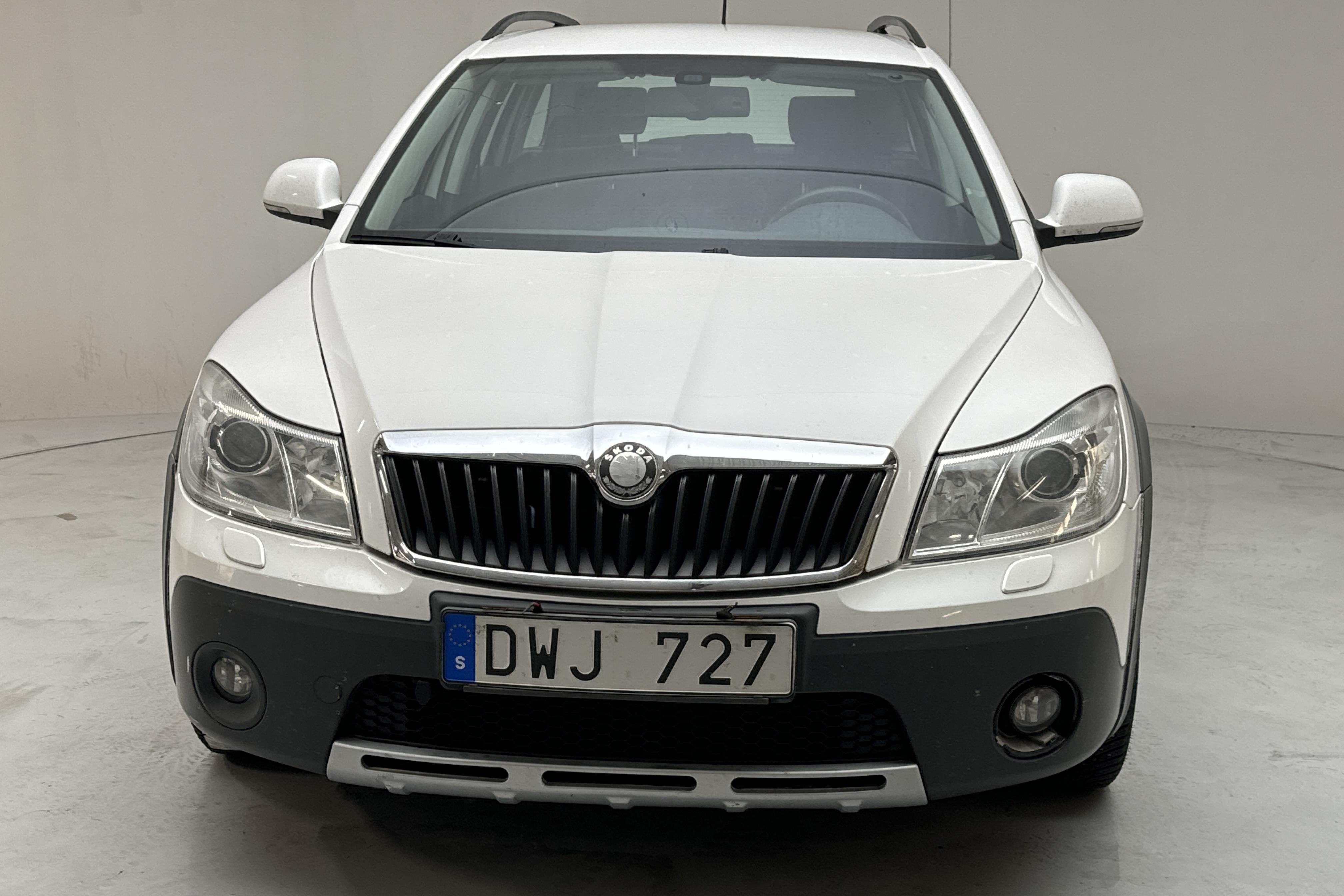 Skoda Octavia Scout II 2.0 TDI 4X4 (140hk) - 224 240 km - Manualna - biały - 2010