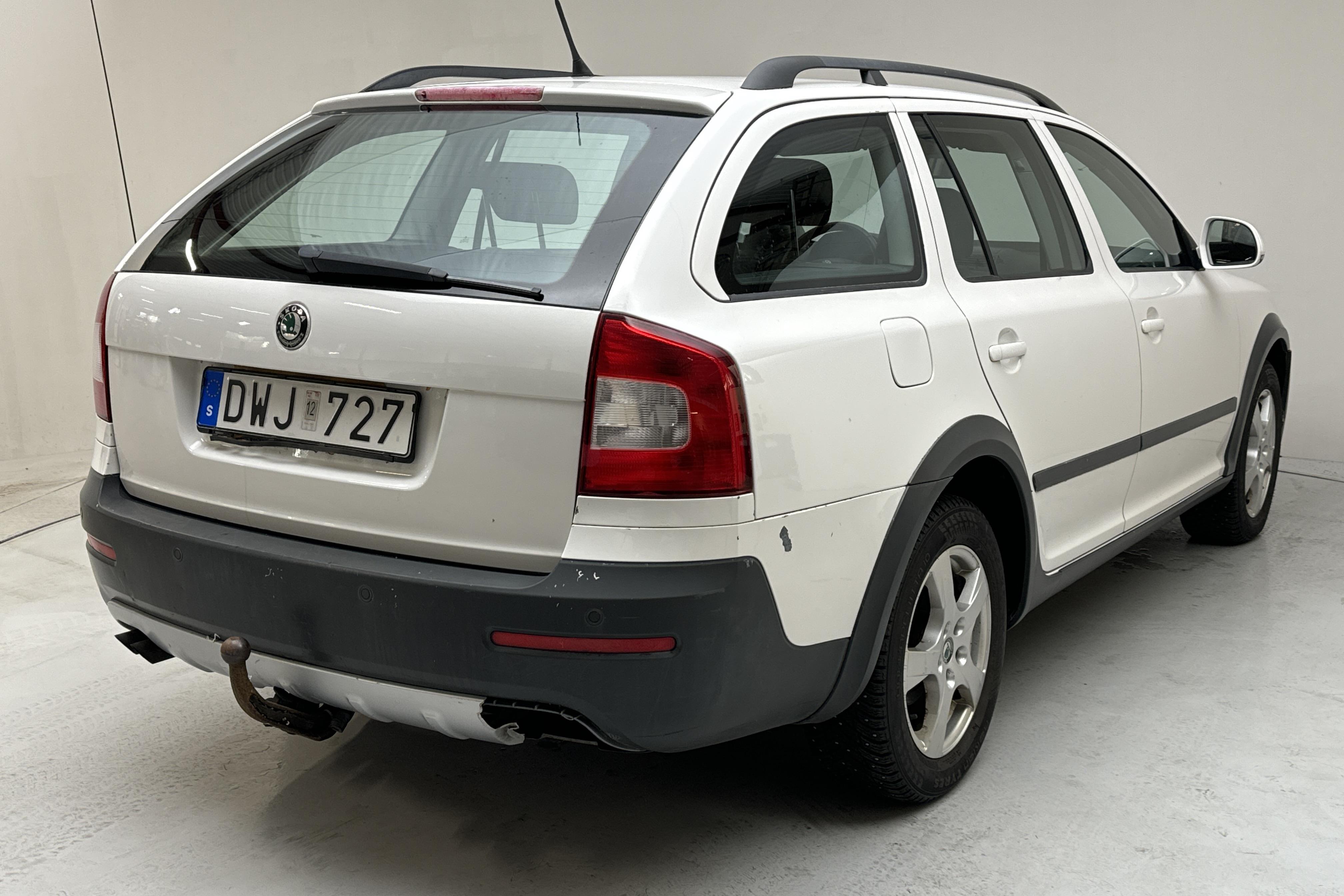 Skoda Octavia Scout II 2.0 TDI 4X4 (140hk) - 224 240 km - Manualna - biały - 2010