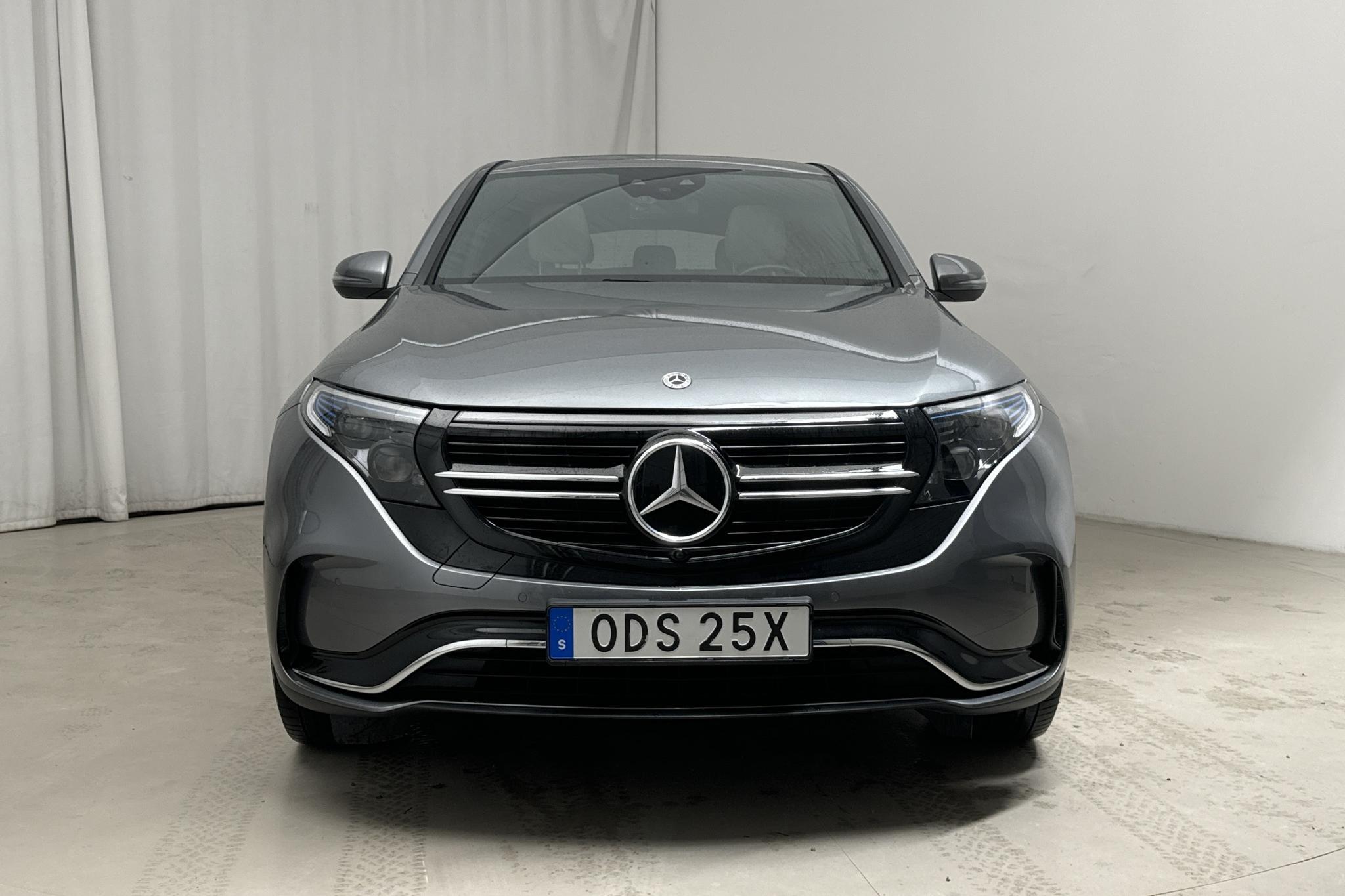 Mercedes EQC 400 4MATIC 80,0 kWh N293 (408hk) - 4 138 mil - Automat - grå - 2022