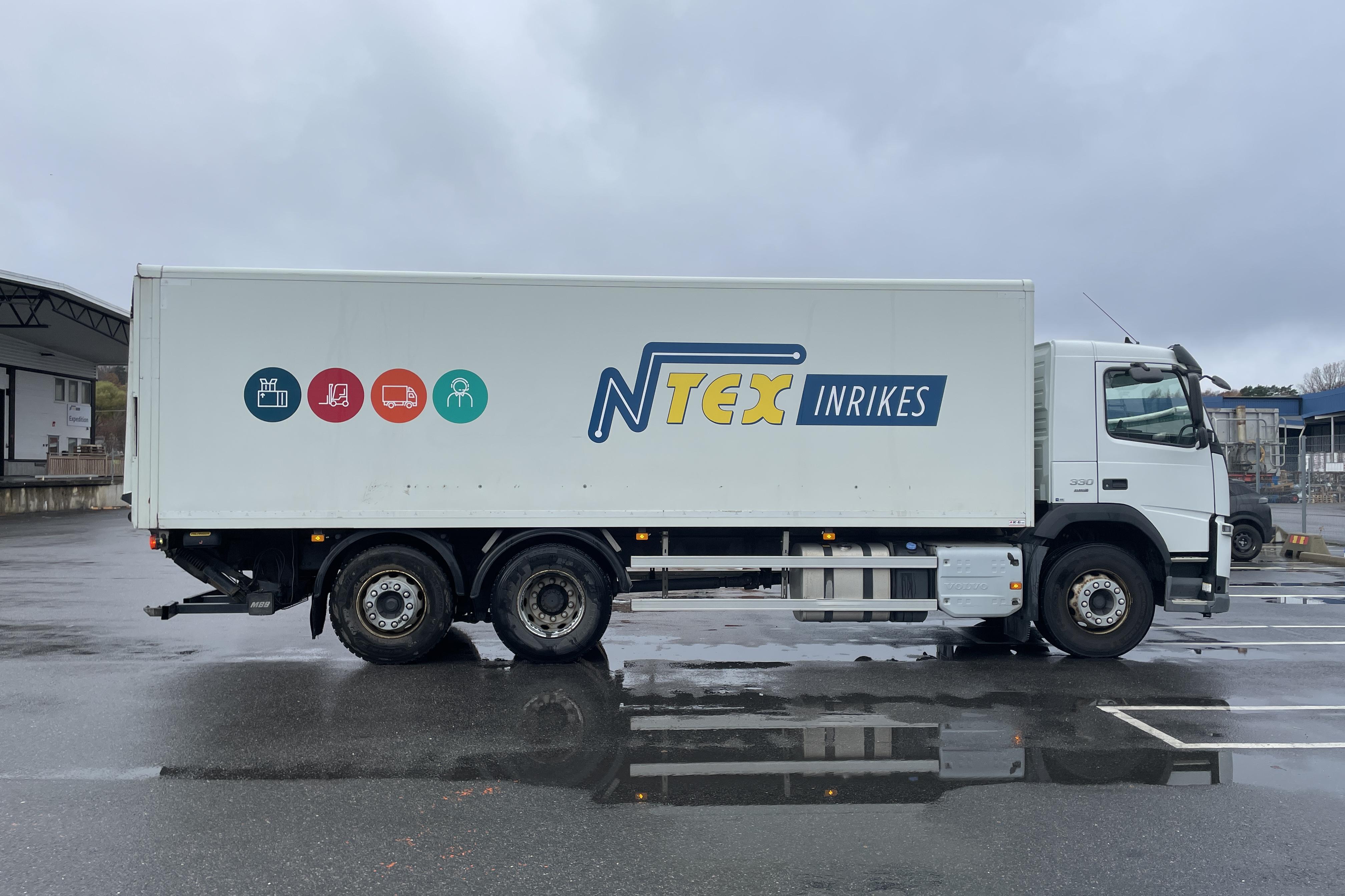 Volvo FM330 Skåpbil - 289 411 km - Automat - vit - 2015