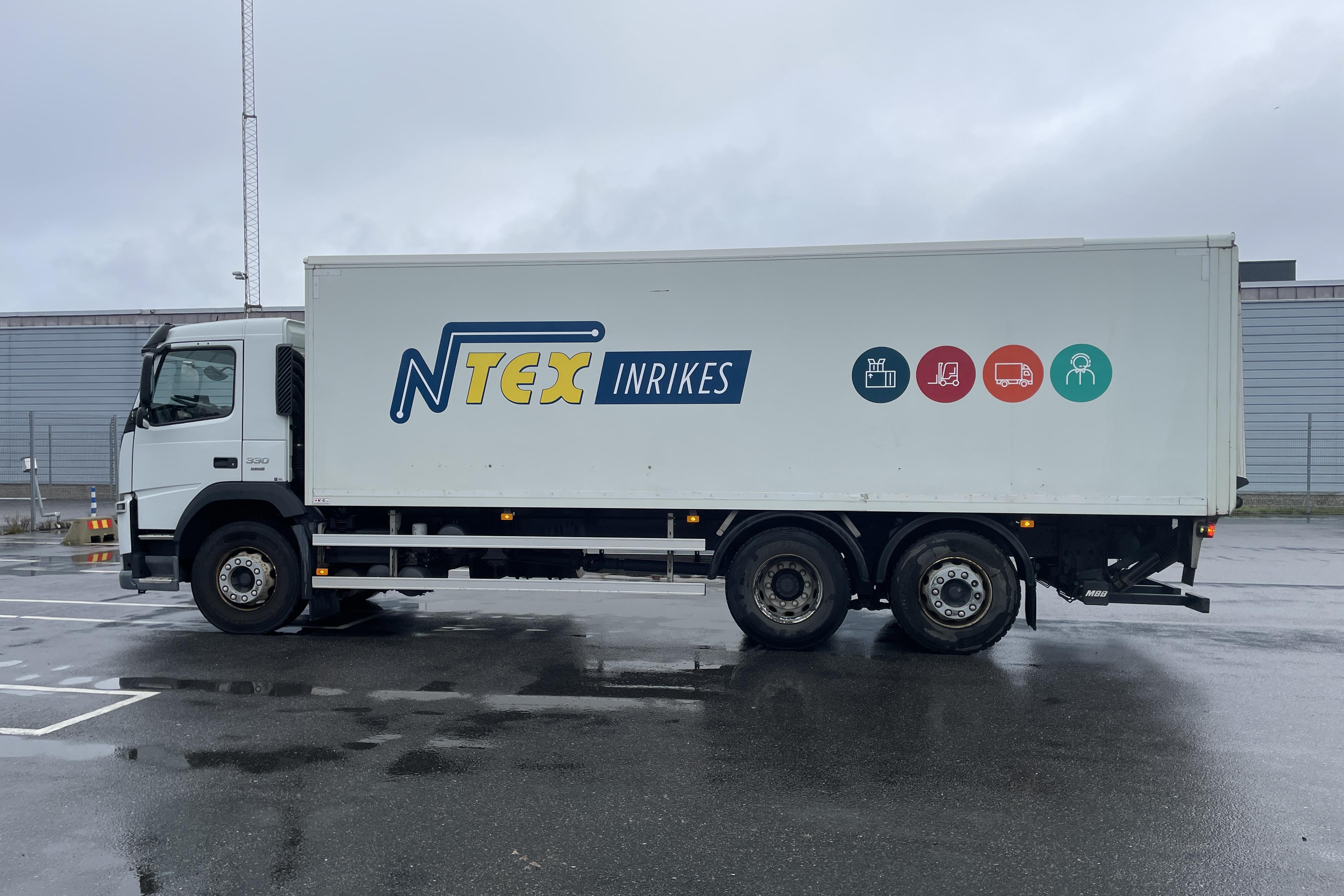 Volvo FM330 Skåpbil - 289 411 km - Automat - vit - 2015