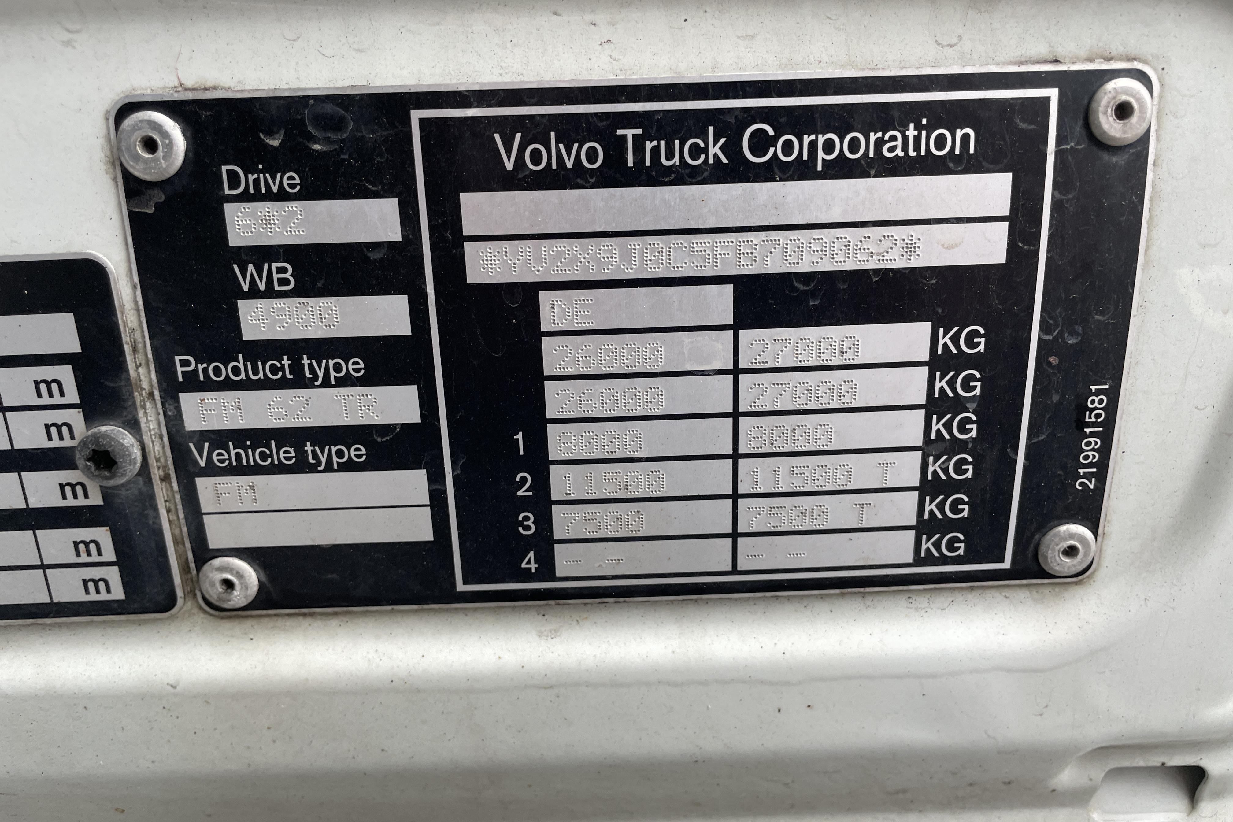 Volvo FM330 Skåpbil - 289 411 km - Automat - vit - 2015