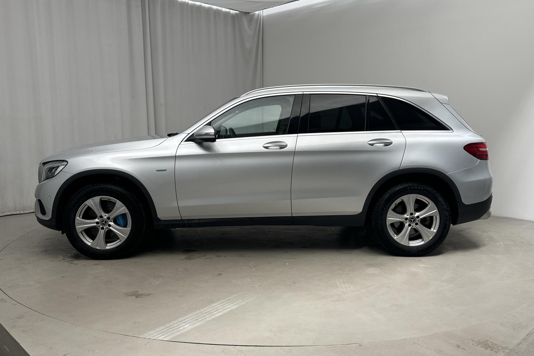 Mercedes GLC 350 e 4MATIC X253 (211hk) - 115 770 km - Manuaalinen - hopea - 2017