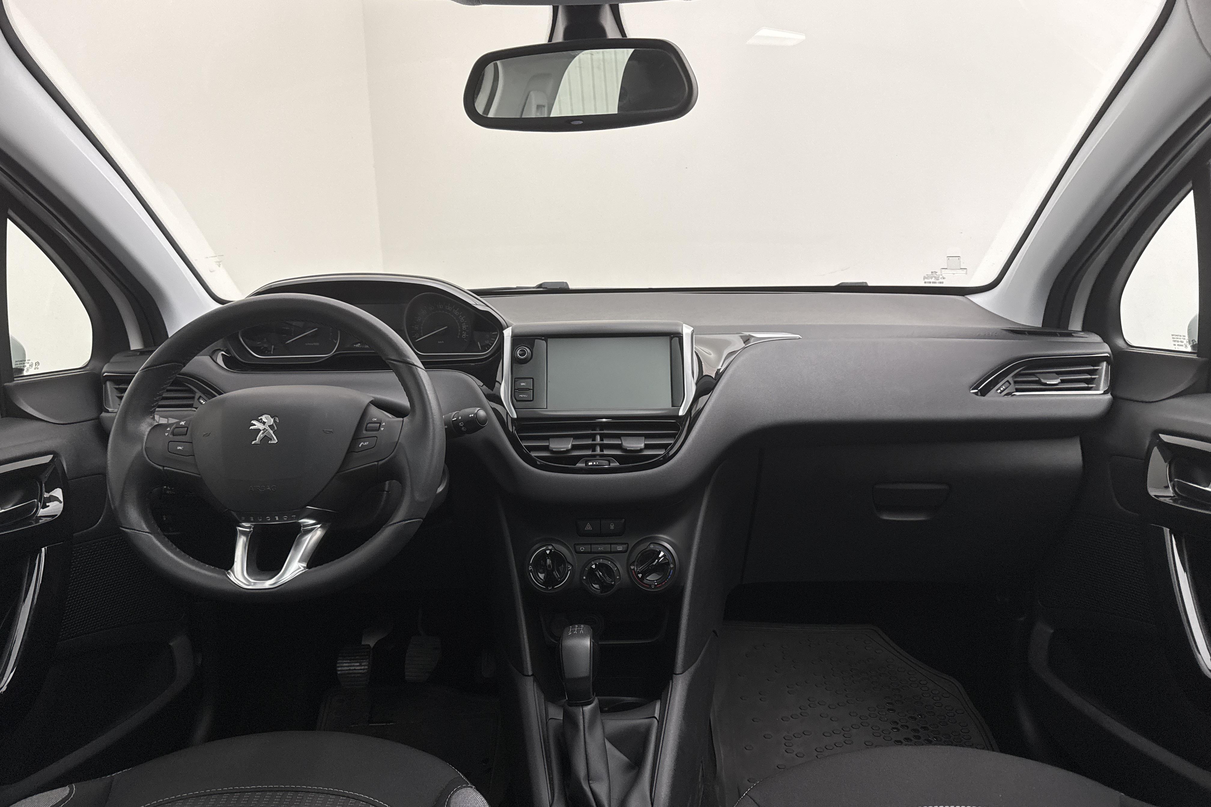 Peugeot 208 1.2 VTi 5dr (82hk) - 88 840 km - Manual - white - 2015