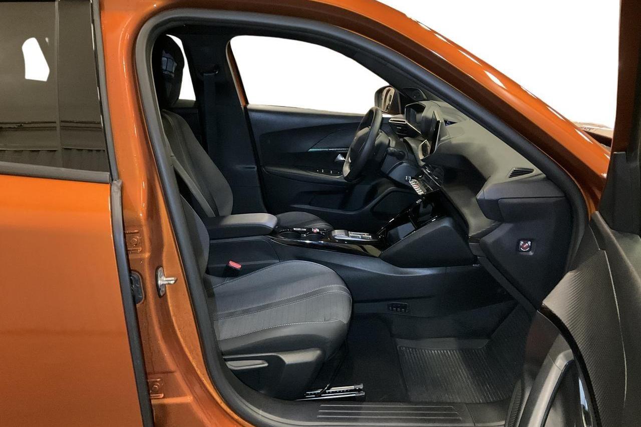 Peugeot e-2008 50 kWh (136hk) - 2 996 mil - Automat - orange - 2022