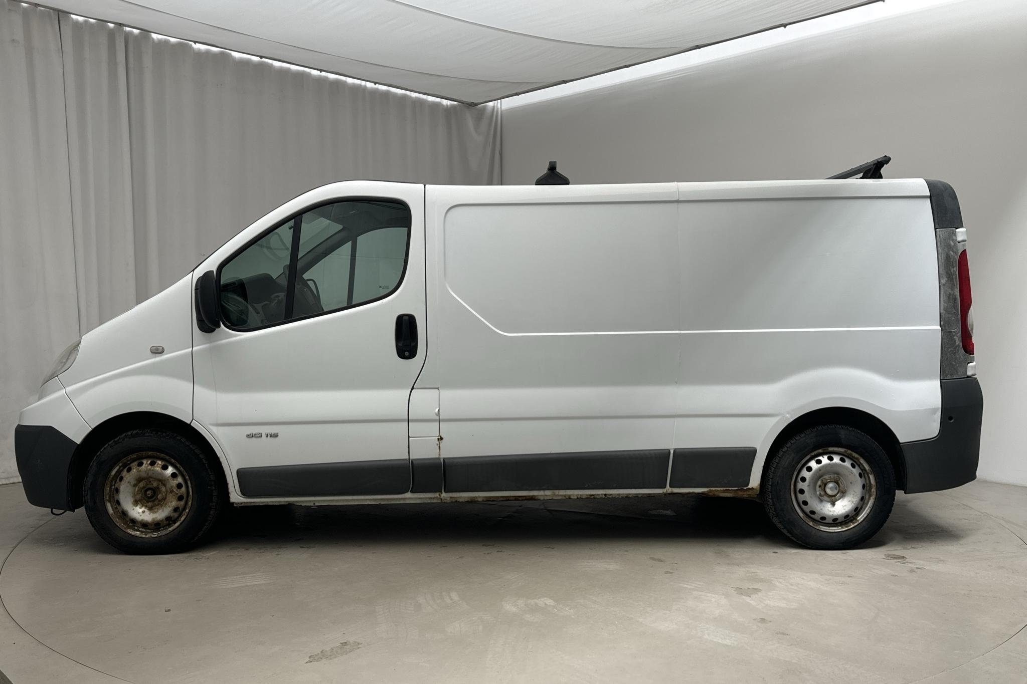 Renault Trafic 2.0 dCi Skåp (115hk) - 23 388 mil - Manuell - vit - 2010