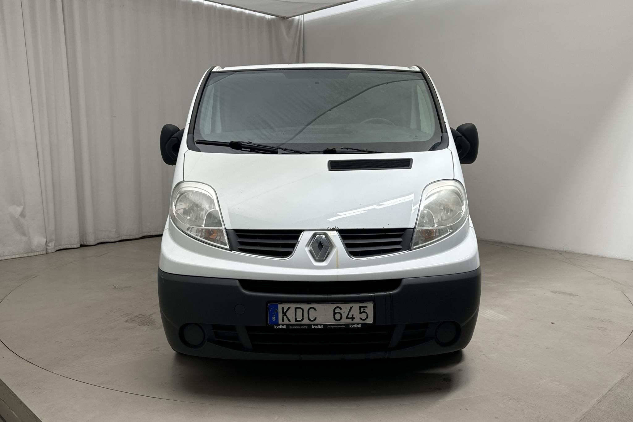 Renault Trafic 2.0 dCi Skåp (115hk) - 23 388 mil - Manuell - vit - 2010