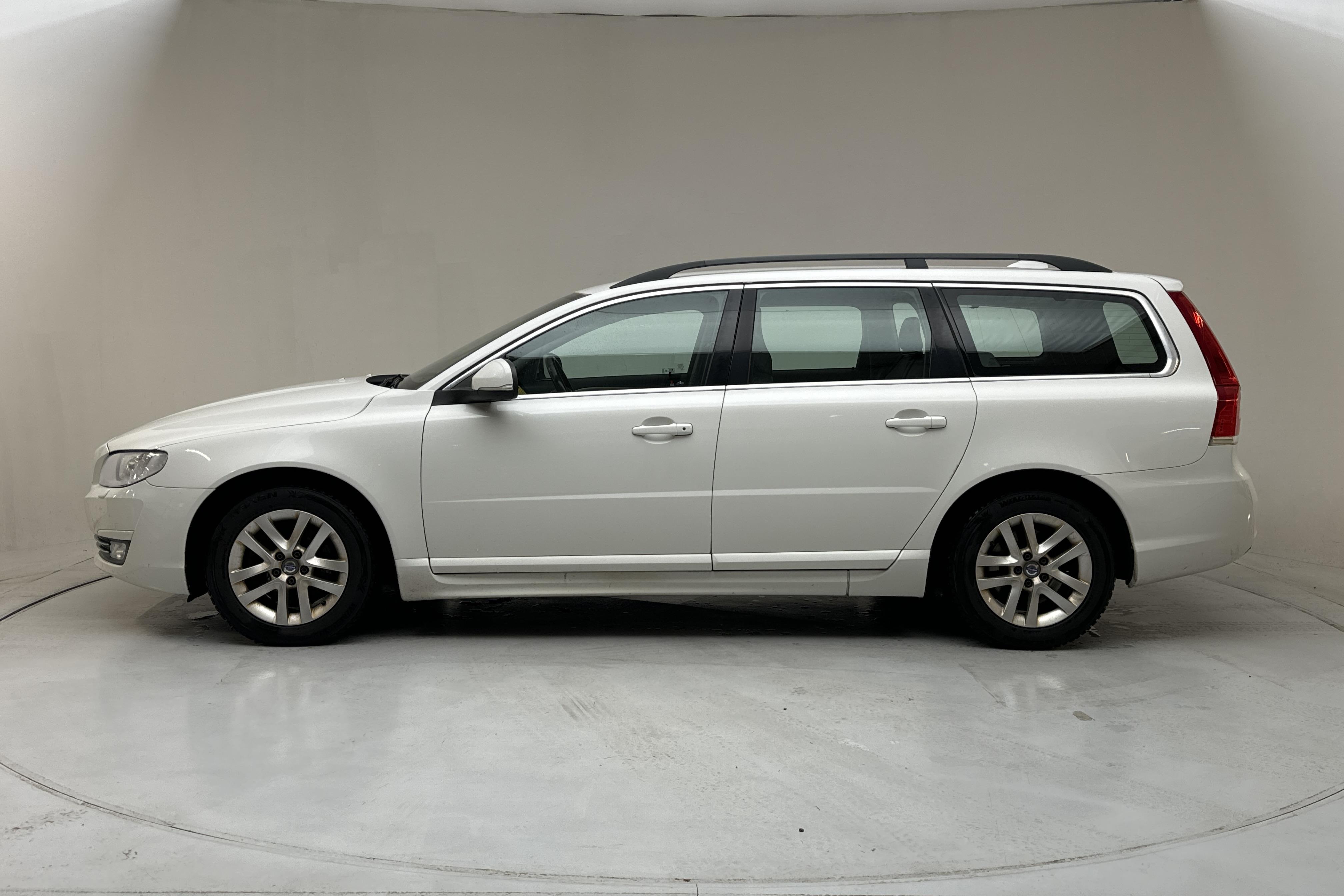 Volvo V70 II D4 (181hk) - 26 626 mil - Automat - vit - 2016