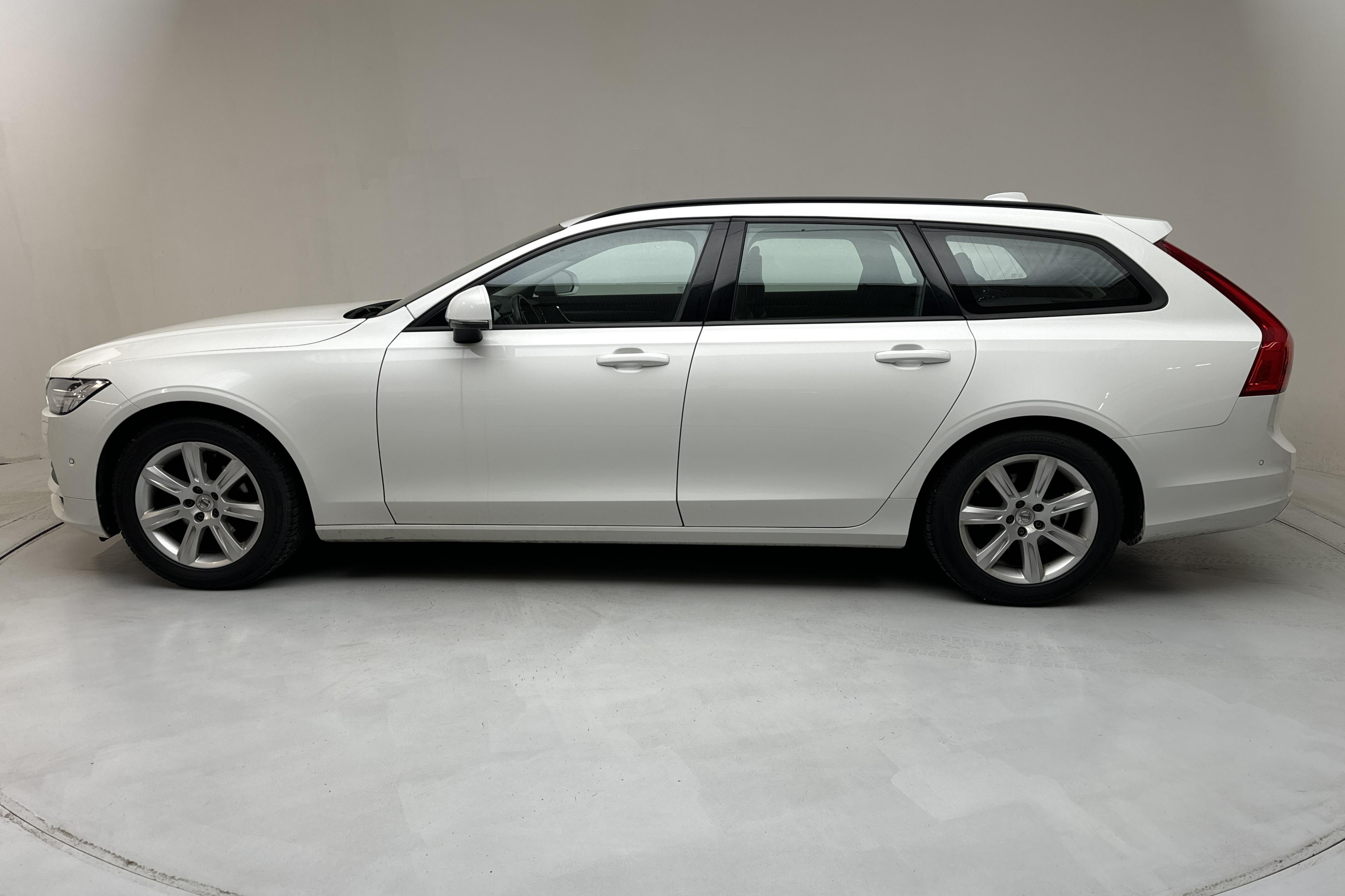 Volvo V90 D3 (150hk) - 204 470 km - Automaattinen - valkoinen - 2017