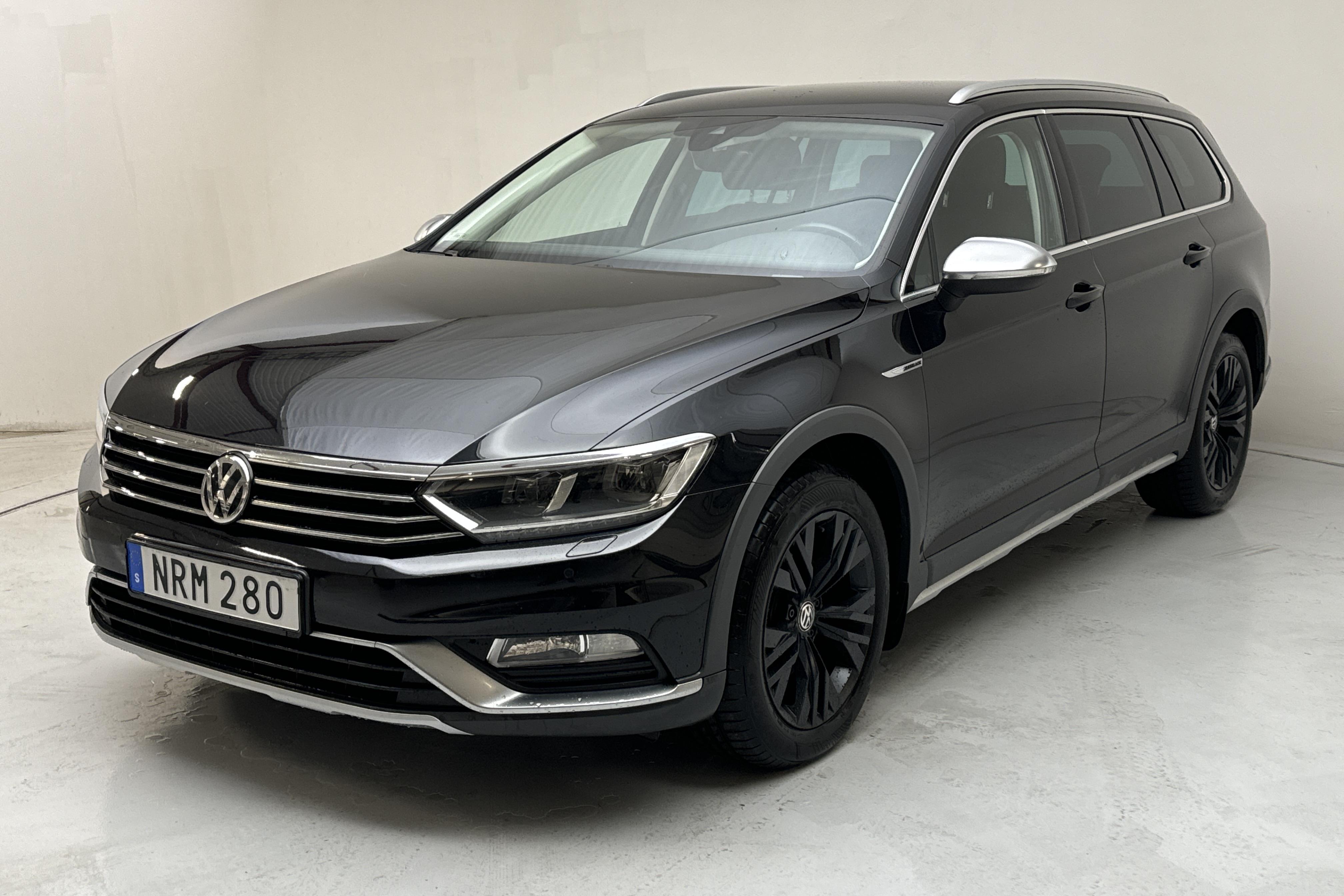 VW Passat Alltrack 2.0 TDI 4MOTION (190hk) - 9 309 mil - Automat - svart - 2018