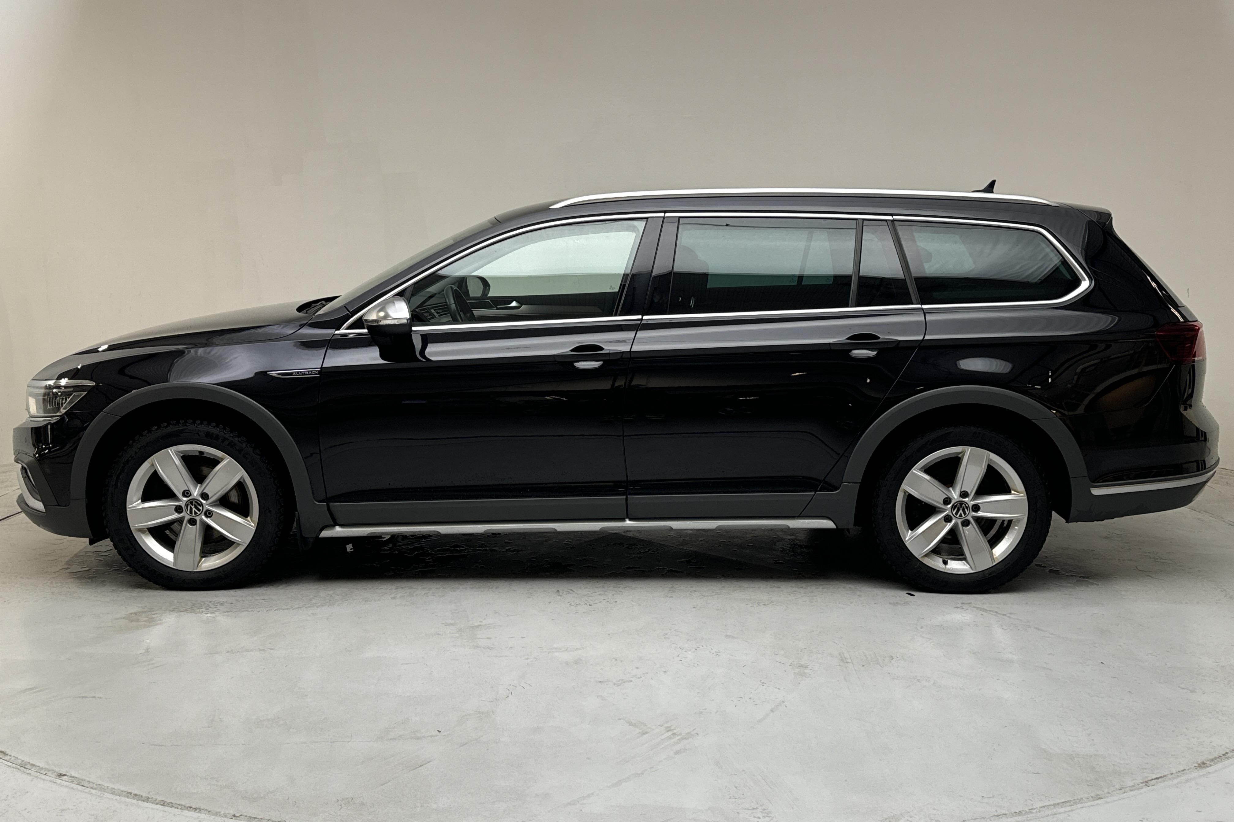 VW Passat Alltrack 2.0 TDI Sportscombi 4Motion (200hk) - 14 628 mil - Automat - svart - 2021