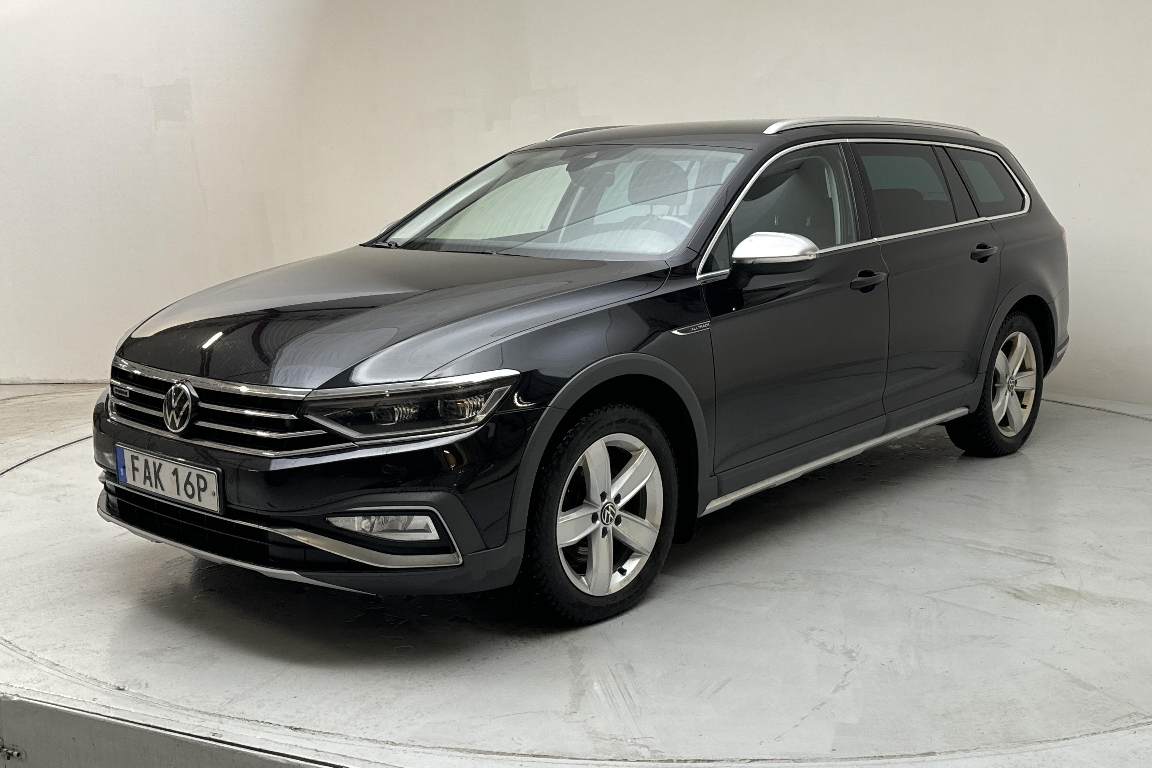 VW Passat Alltrack 2.0 TDI Sportscombi 4Motion (200hk) - 8 192 mil - Automat - svart - 2021