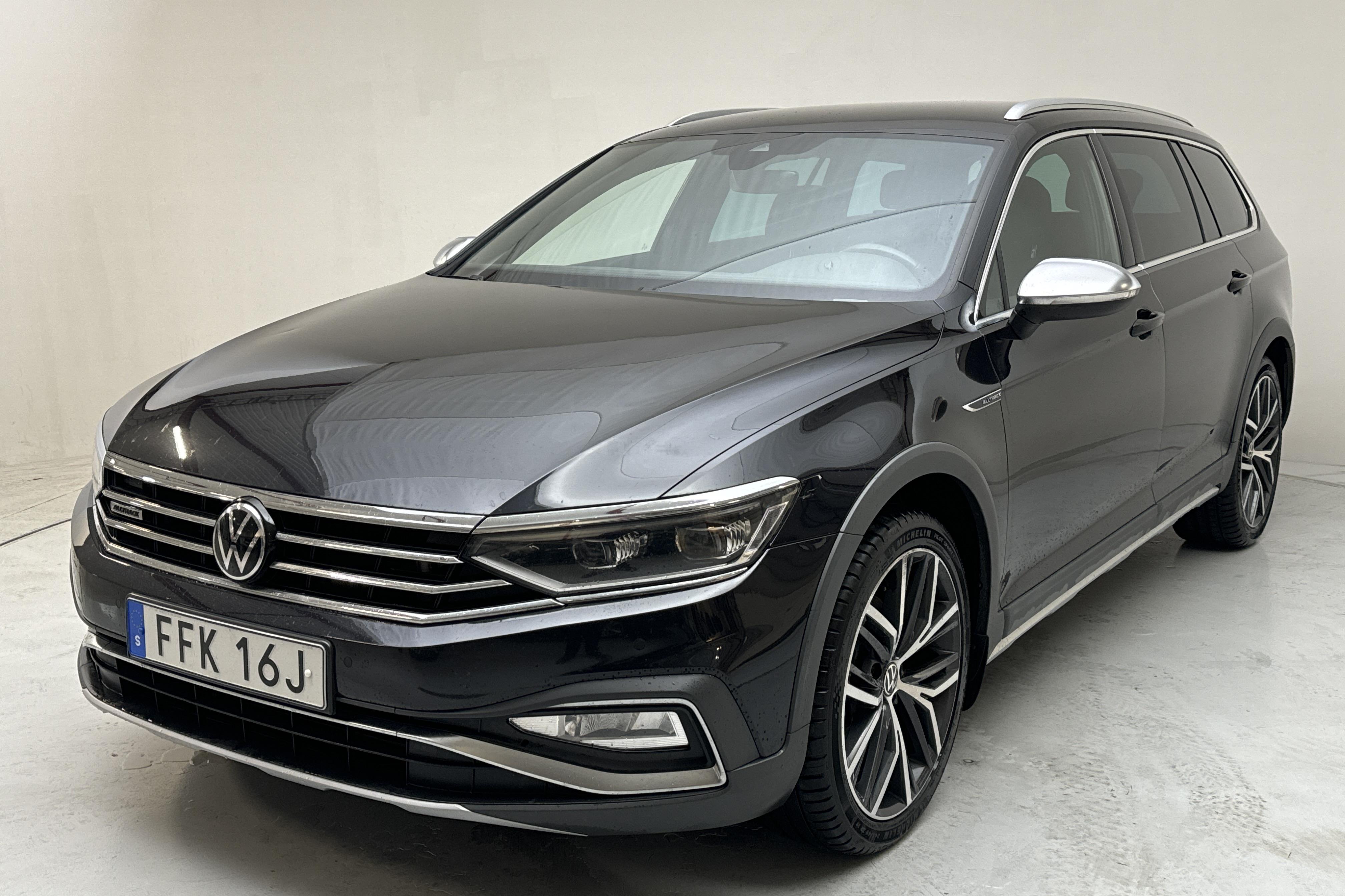 VW Passat Alltrack 2.0 TDI Sportscombi 4Motion (200hk) - 14 618 mil - Automat - svart - 2021