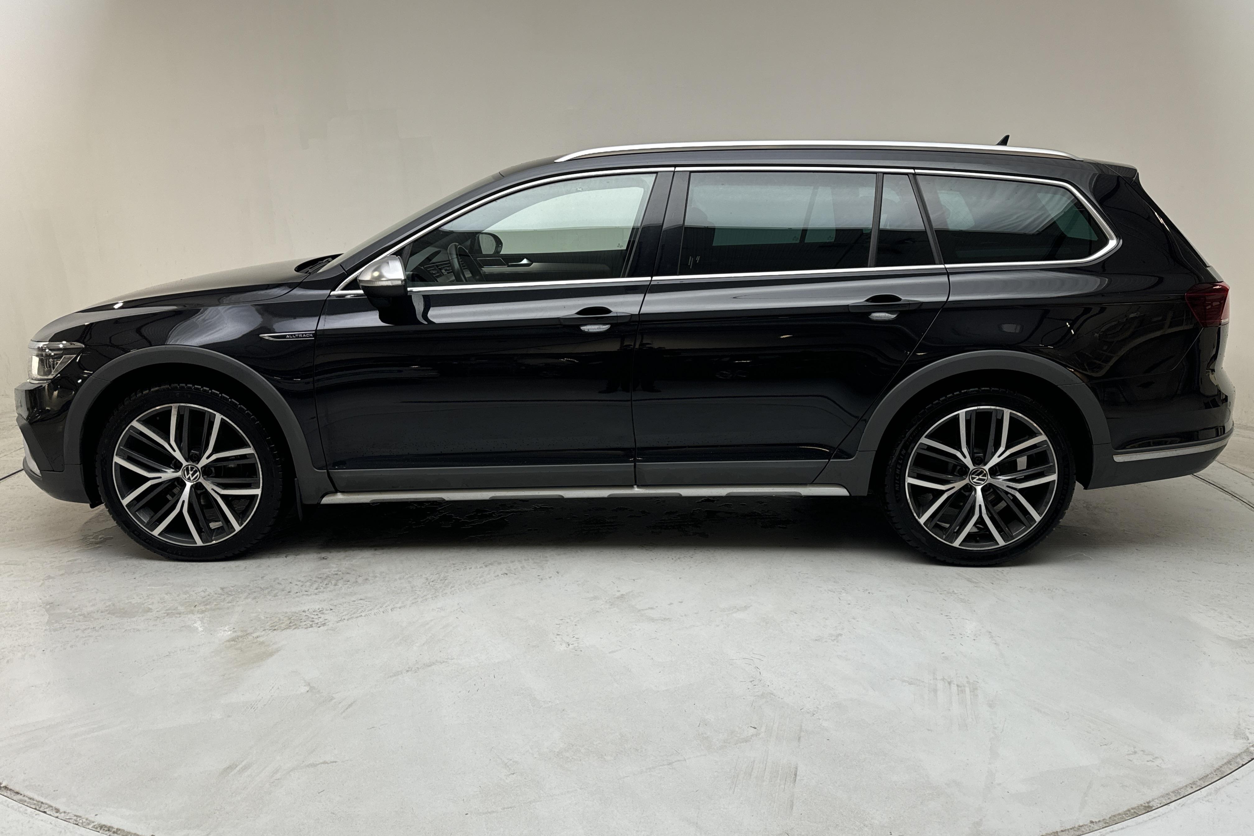 VW Passat Alltrack 2.0 TDI Sportscombi 4Motion (200hk) - 14 618 mil - Automat - svart - 2021