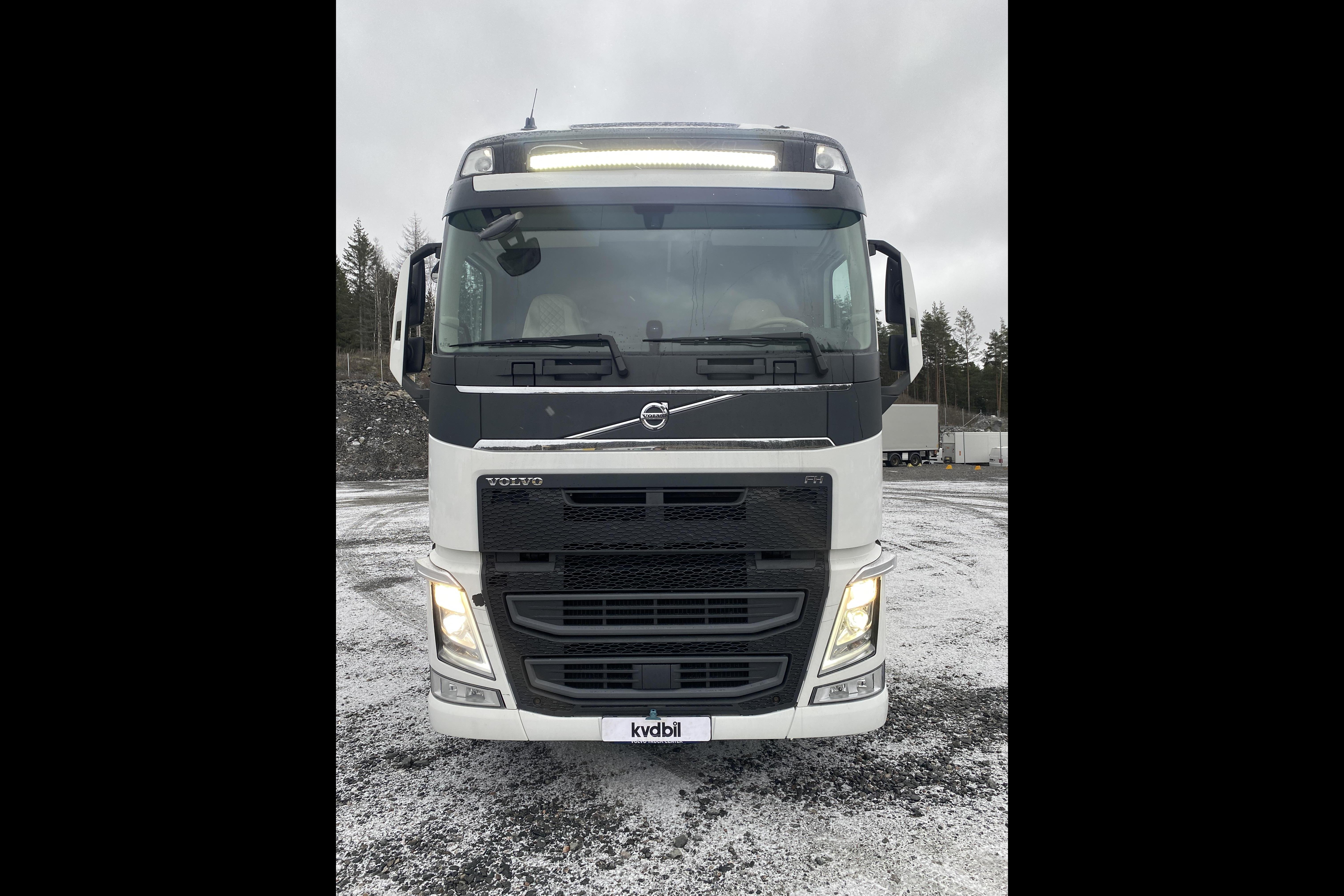 VOLVO FH460 - 400 587 km - Automatyczna - biały - 2017