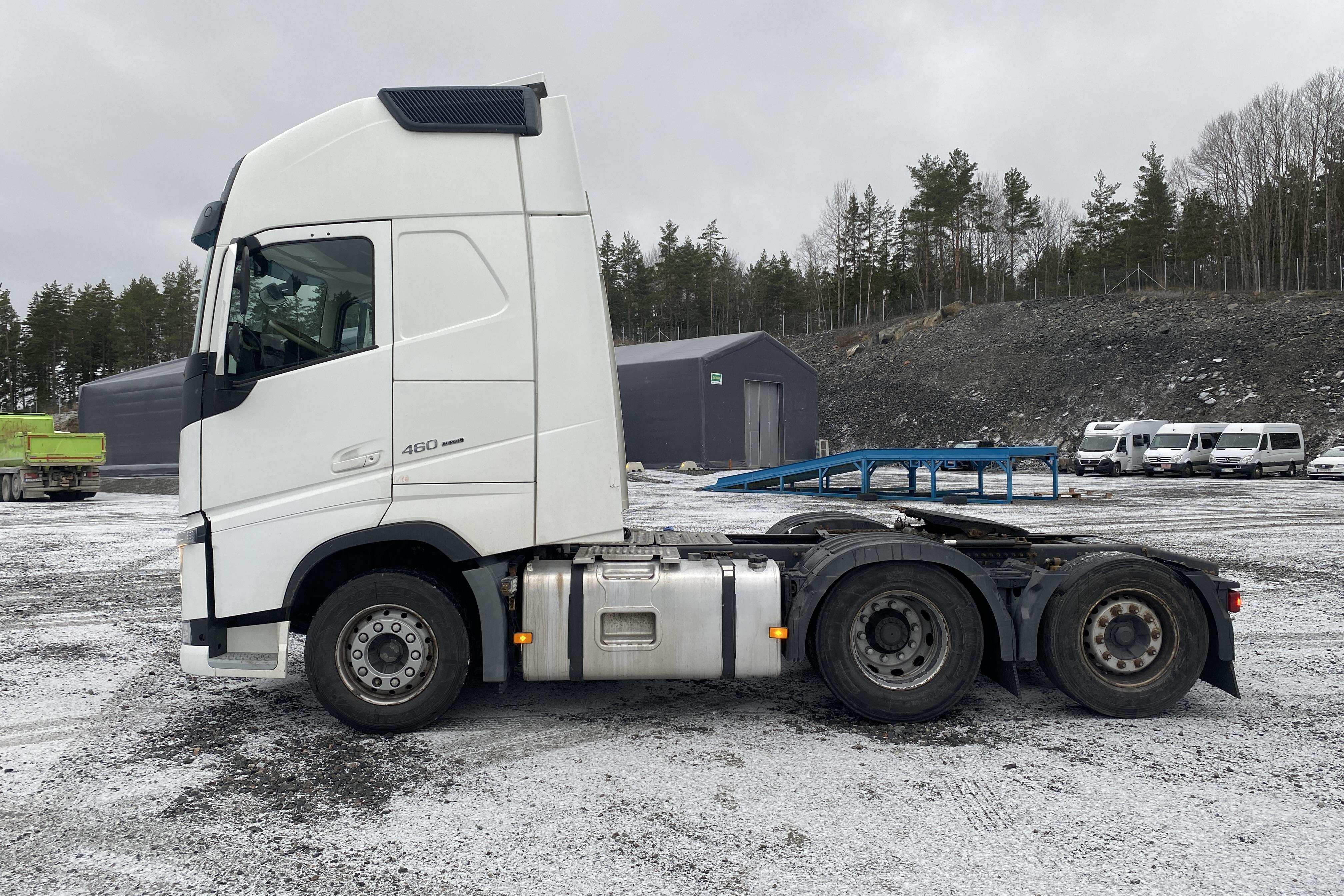 VOLVO FH460 - 400 587 km - Automatyczna - biały - 2017