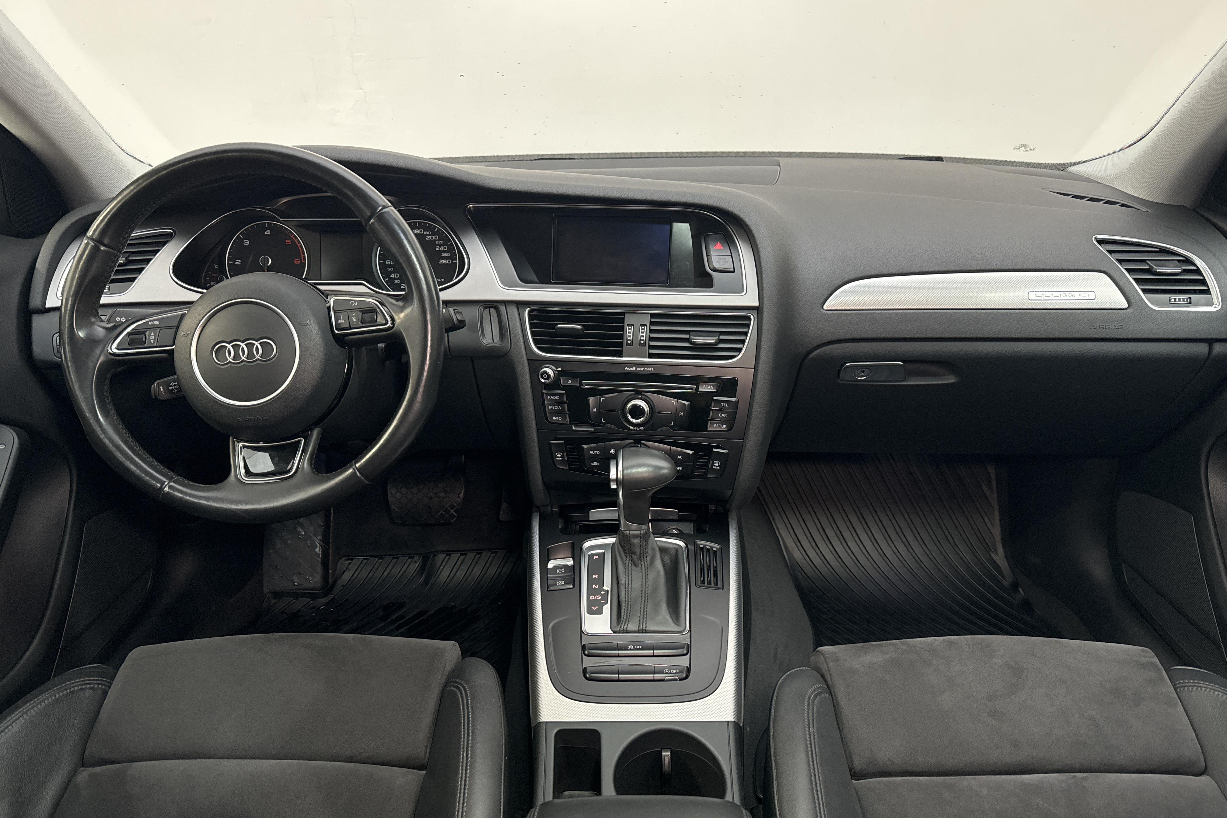 Audi A4 2.0 TDI Avant quattro (177hk) - 16 882 mil - Automat - grå - 2013