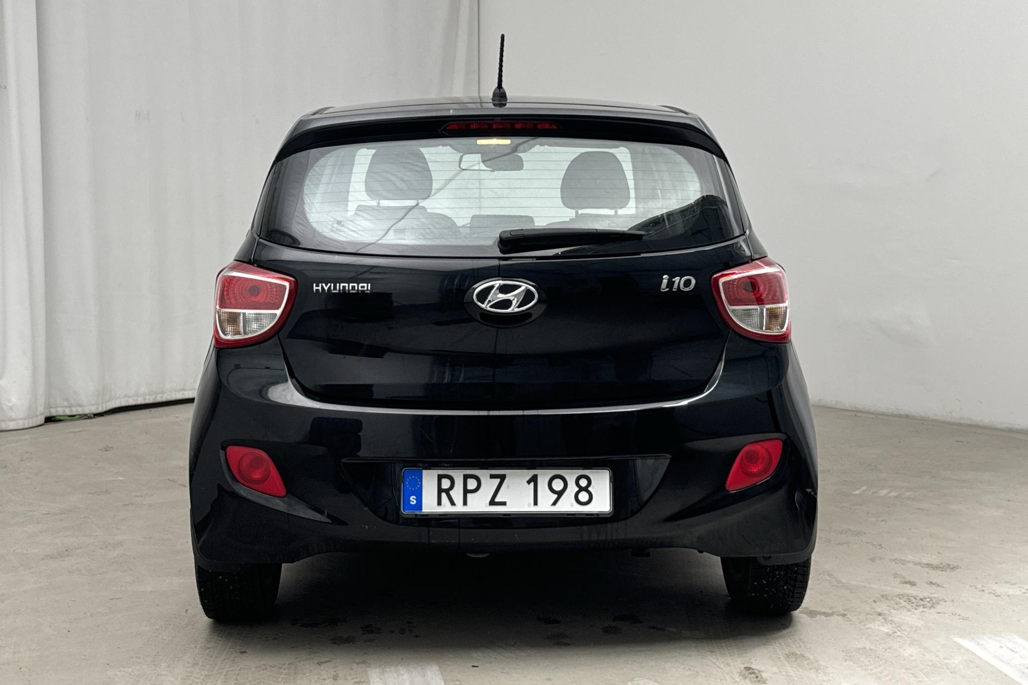 Hyundai i10 1.0 (66hk) - 119 090 km - Manual - black - 2016