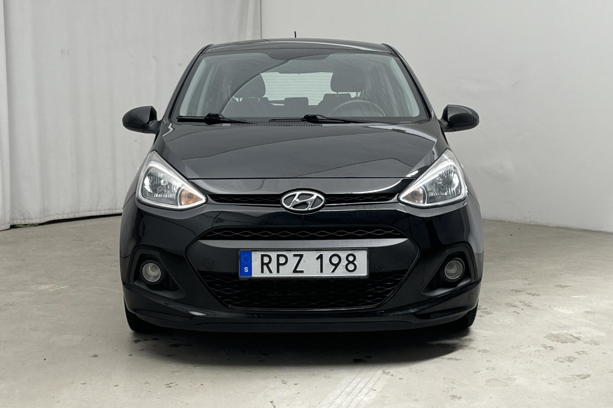 Hyundai i10 1.0 (66hk) - 119 090 km - Manual - black - 2016