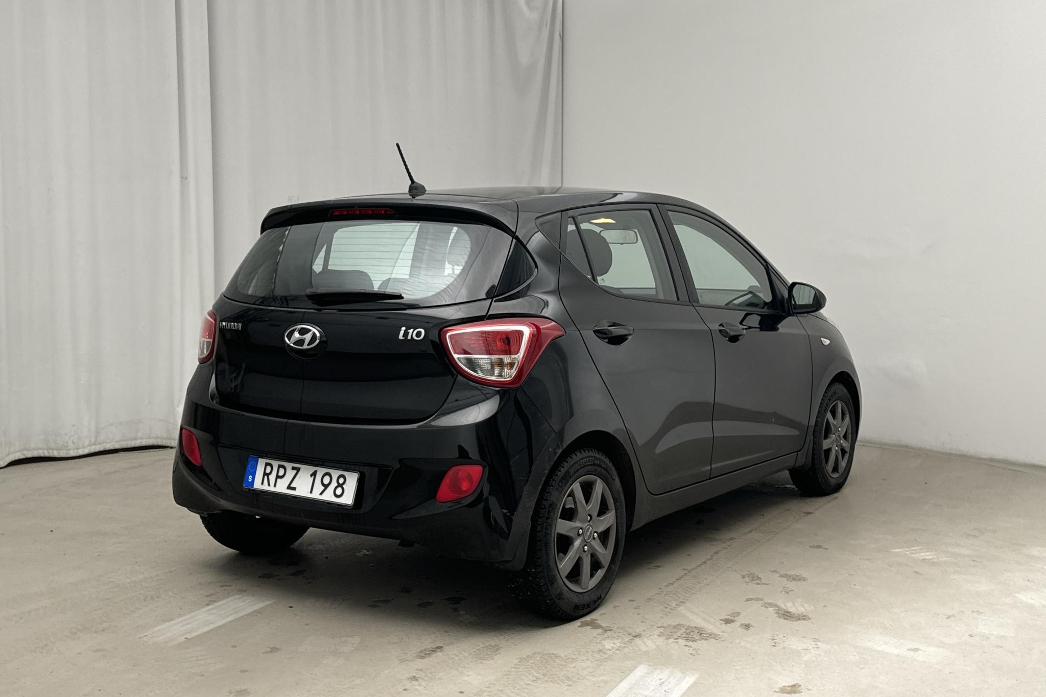 Hyundai i10 1.0 (66hk) - 119 090 km - Manual - black - 2016